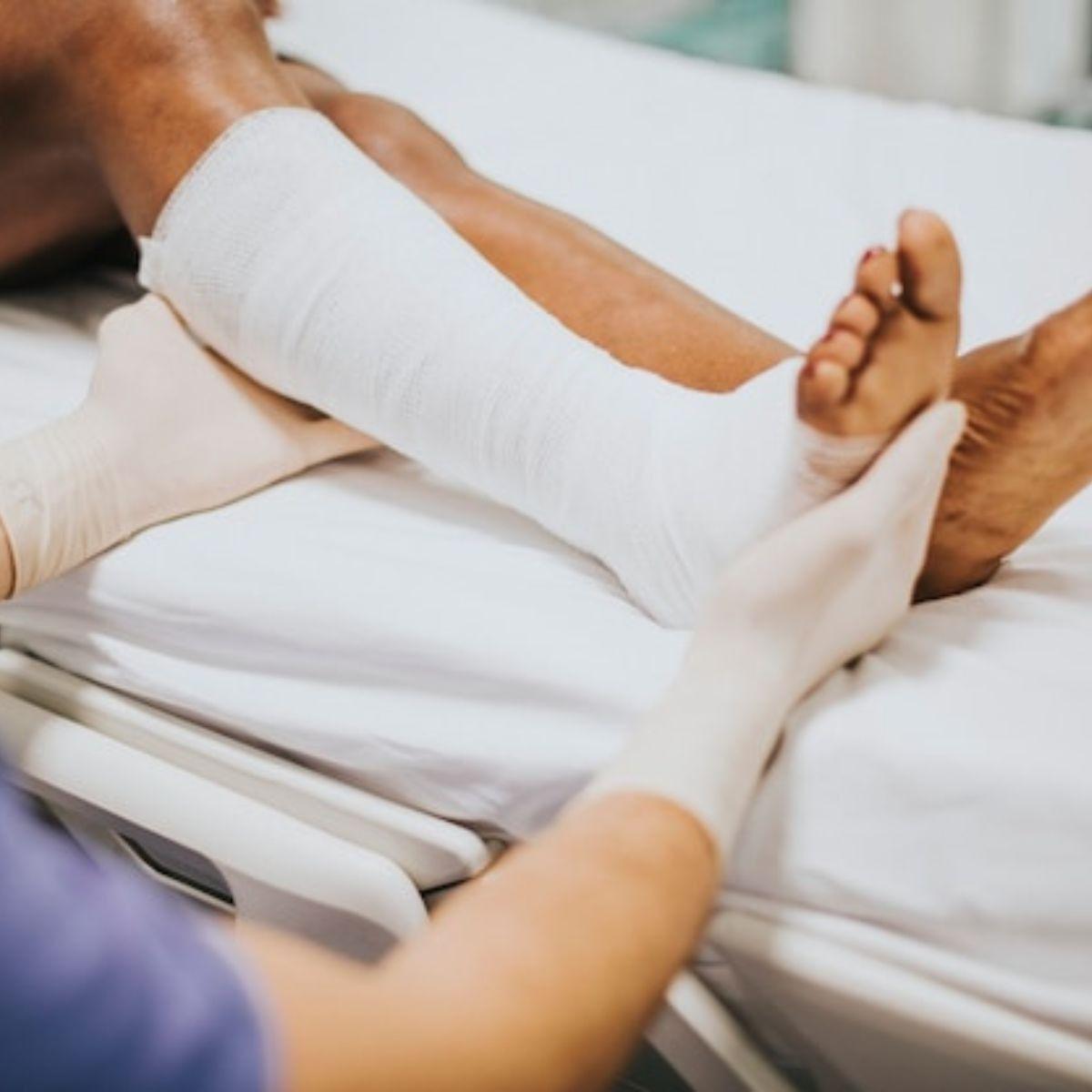 PACK DE 5 CINTAS ADHESIVAS MICROPOROSA 5CMX5M USO MEDICO LAU-6