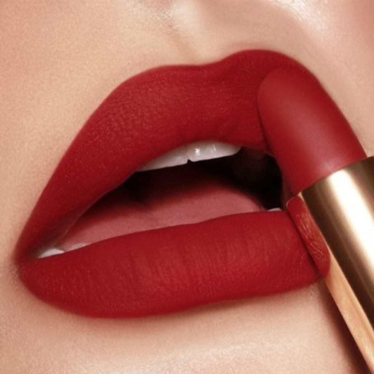 PAQ 24 LABIALES EN BARRA EFECTO MATE 12 TONOS ELEGANTE LAU-6