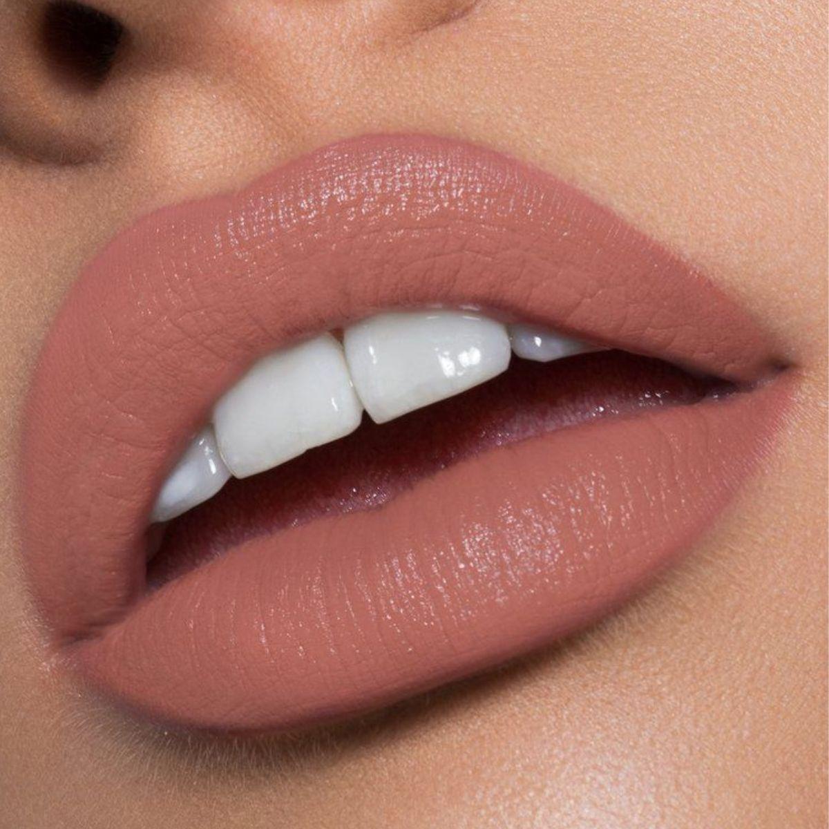 PAQ 24 LABIALES EN BARRA EFECTO MATE 12 TONOS 3,8GR LAU-5