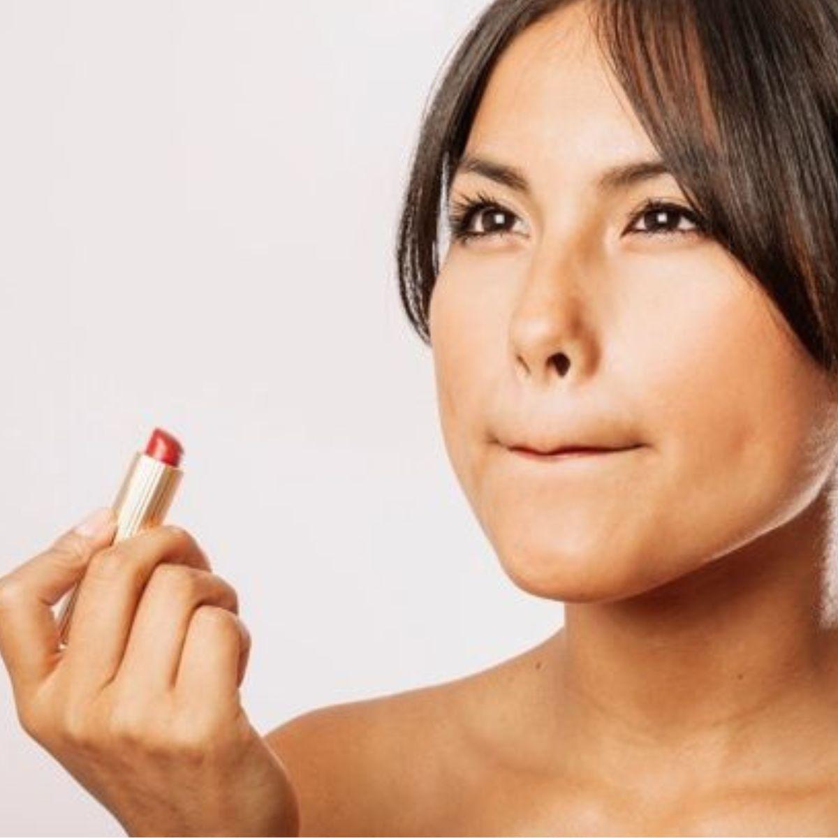 PAQ 24 LABIALES EN BARRA EFECTO MATE 12 TONOS SURTIDO LAU-9