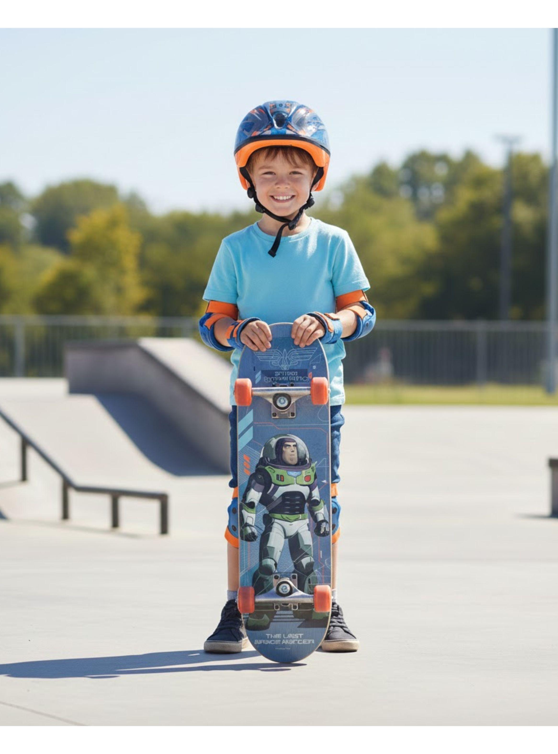 SKATEBOARD CON ACCESORIOS E ILUSTRACIONES DE ALTA CALIDAD-4