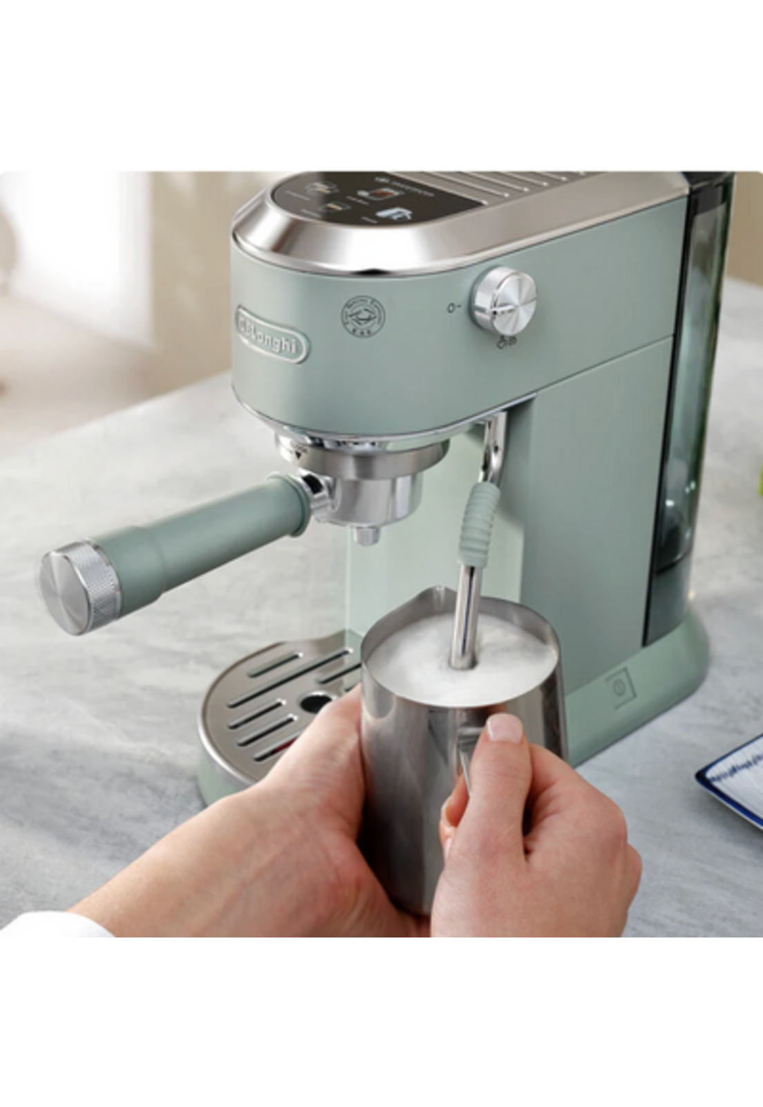 Cafetera DeLonghi Dedica Duo LatteArt Cold Brew Pistacho-6