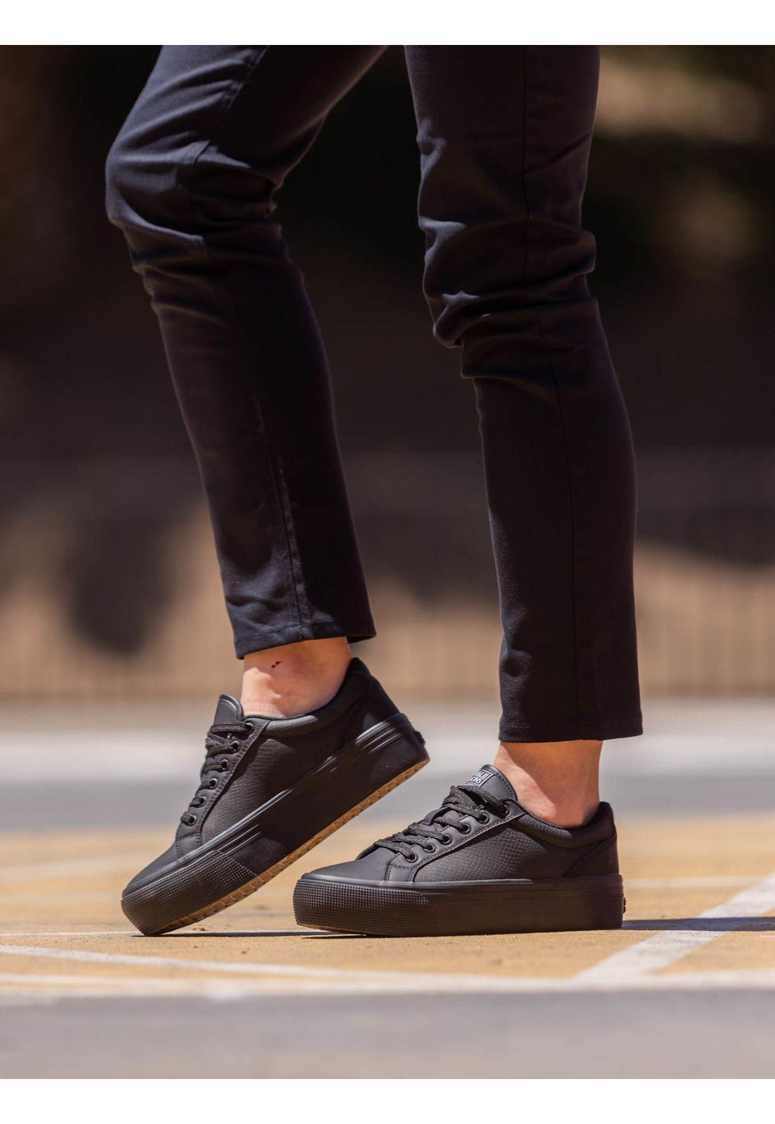 Zapatilla Escolar Wave Negro Mujer Maui and Sons-3