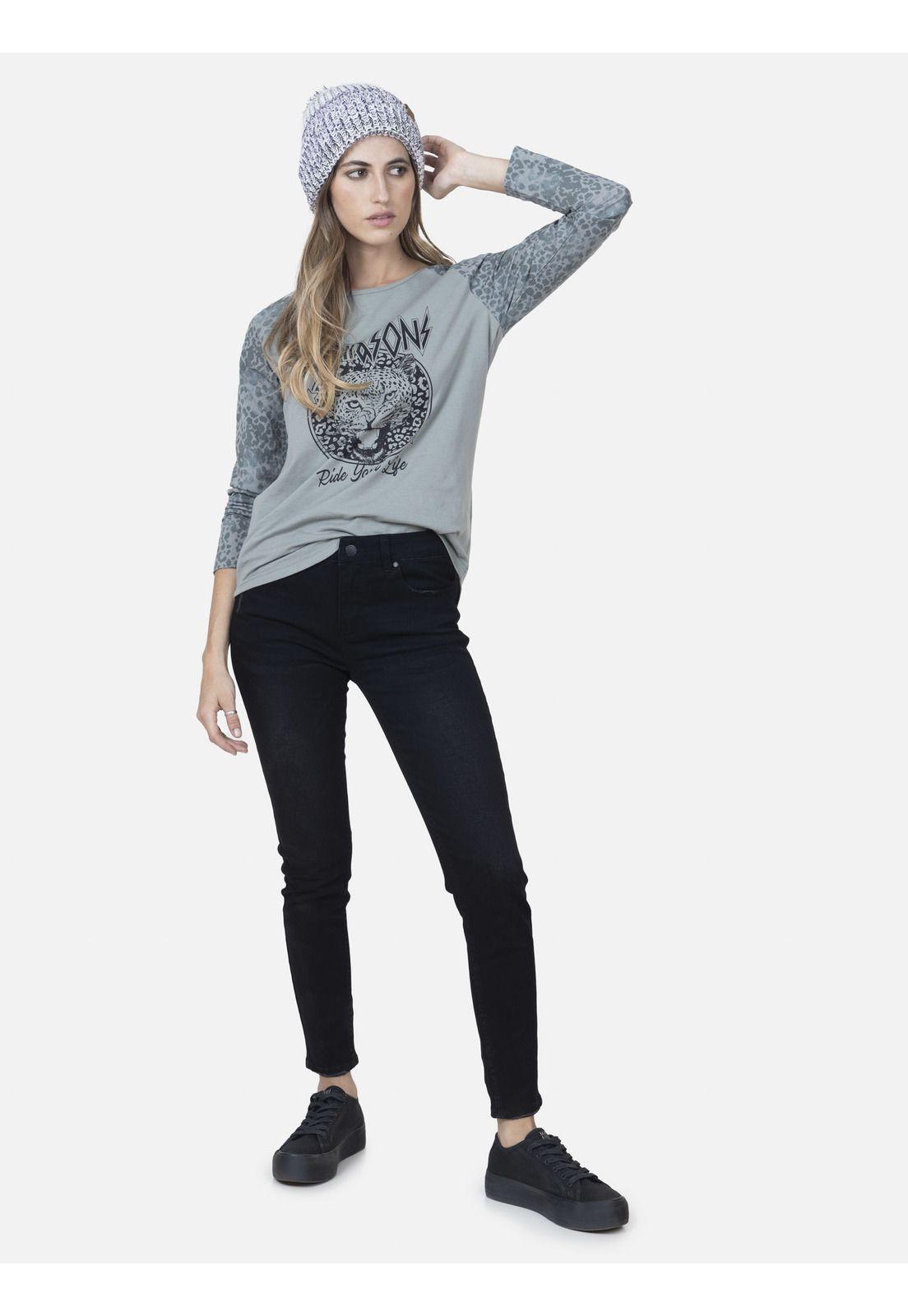 Polera Mujer ROAR LEOPARD Multicolor Maui and Sons-3