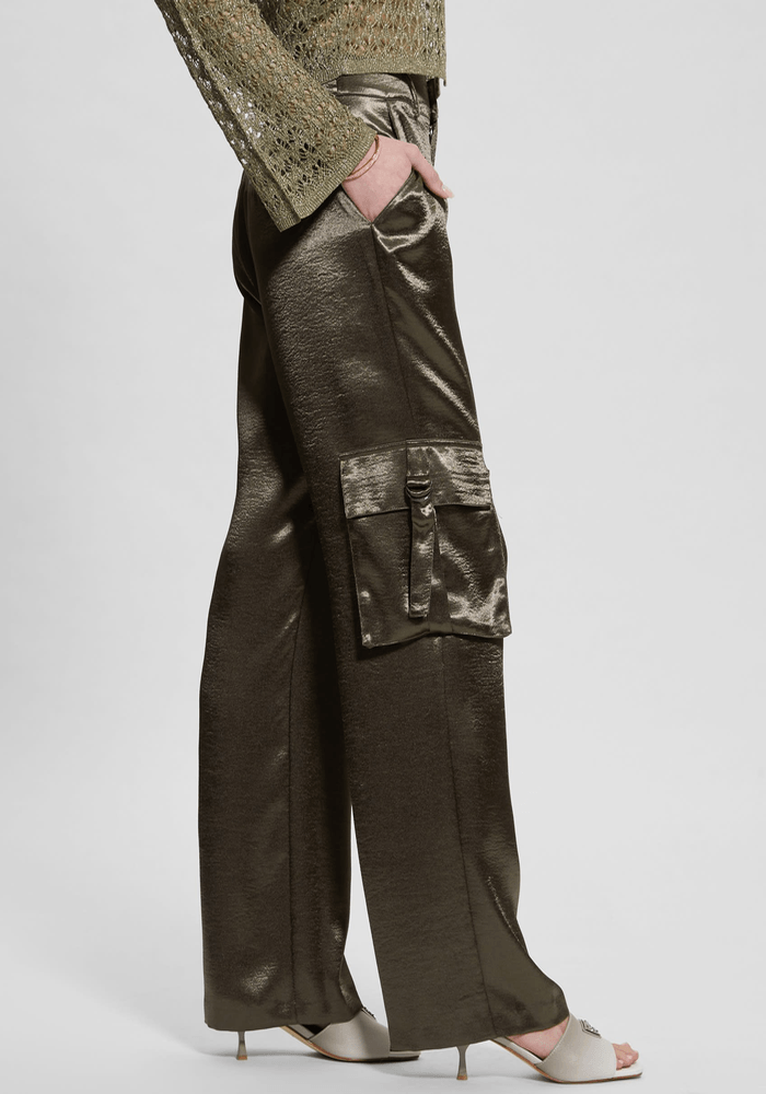 Pantalon Guess Mujer Jamie Satin Cargo Pant Verde-3