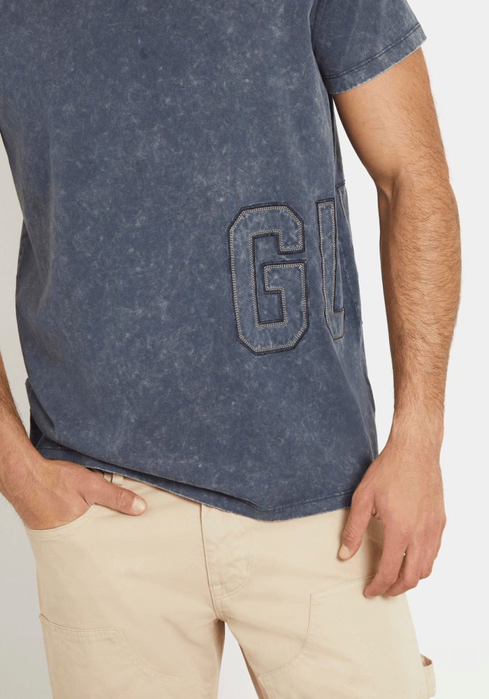 Polera Guess Hombre Ss Cn Treated Guess Logo Tee Gris-3