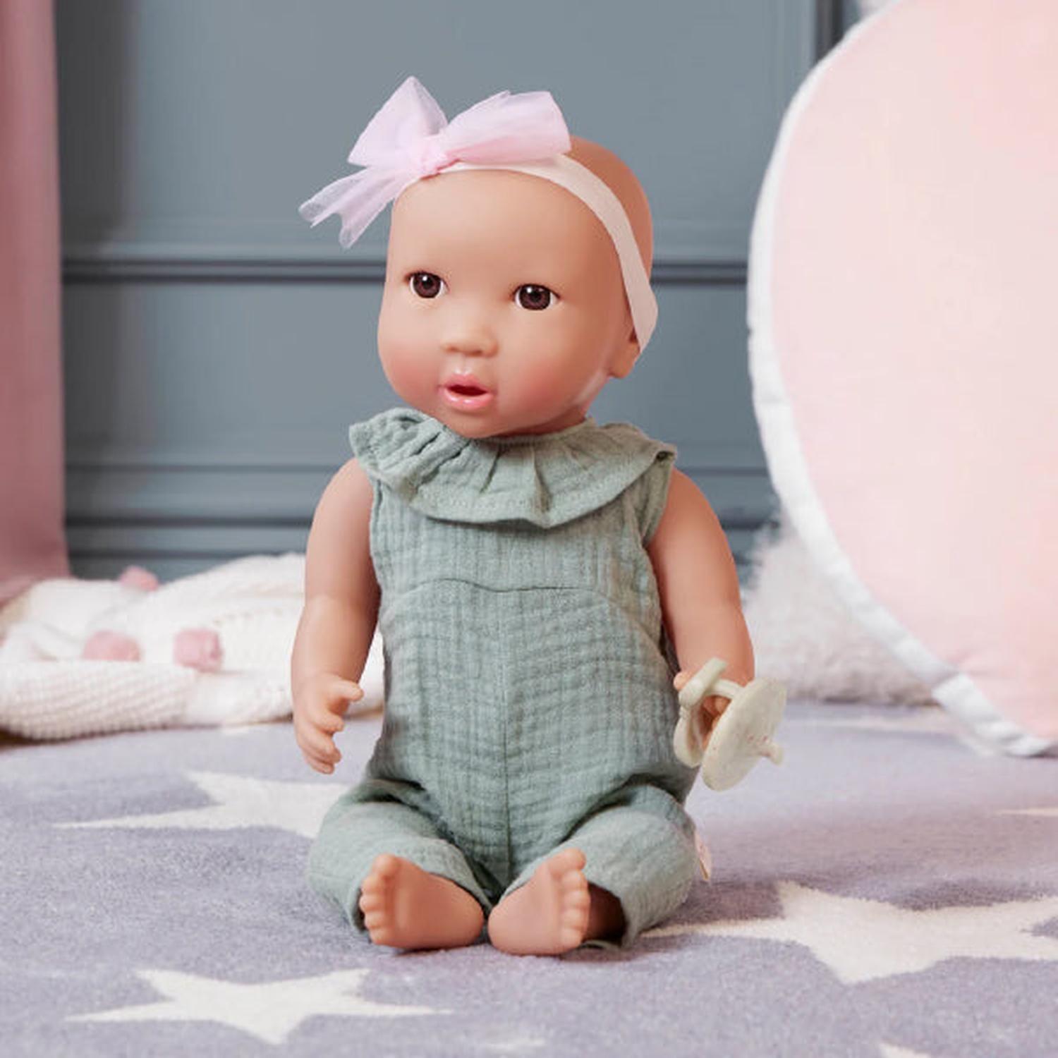 Muñeca con jumper verde y cintillo-2