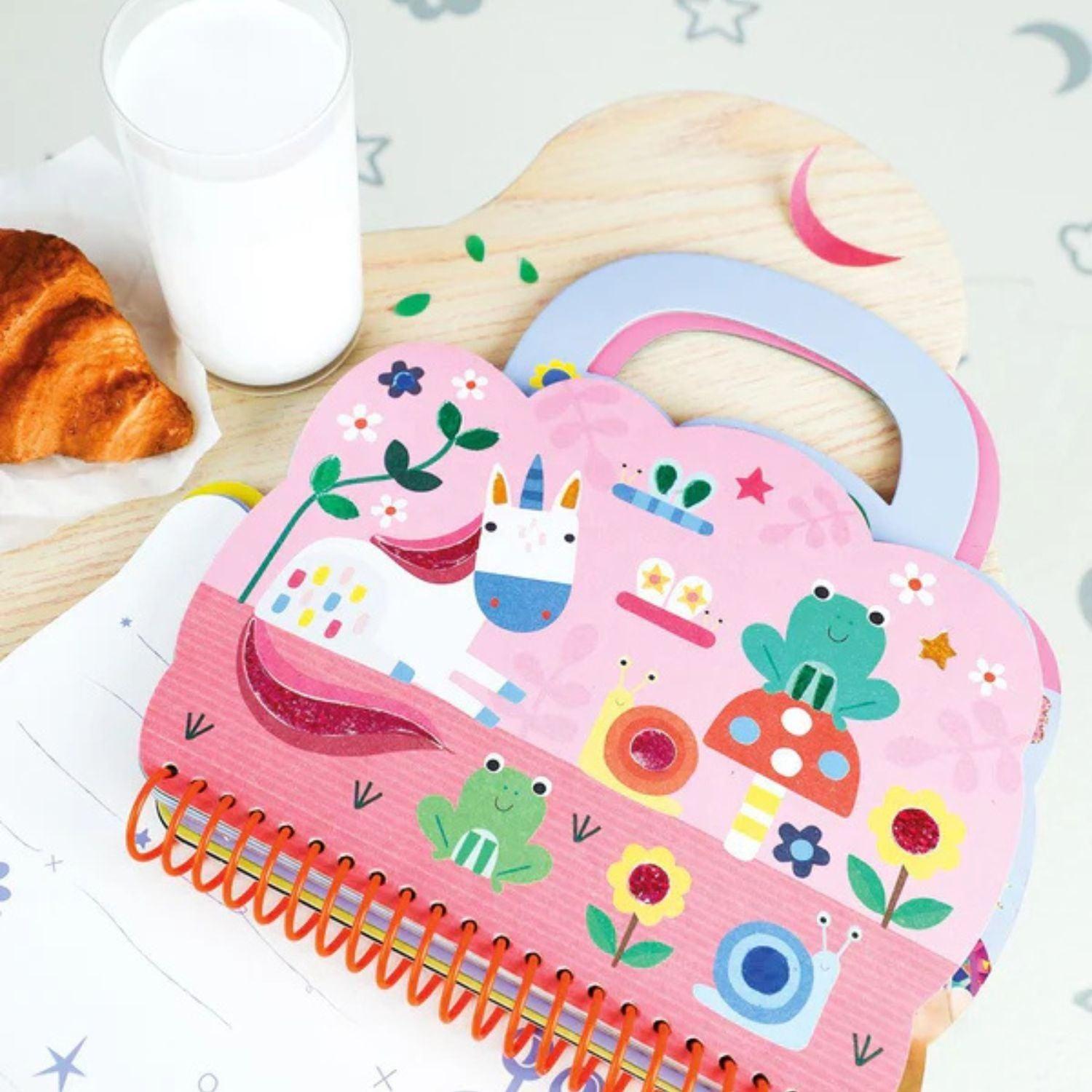Libro de Arte con Láminas Metalizadas Unicornio-2
