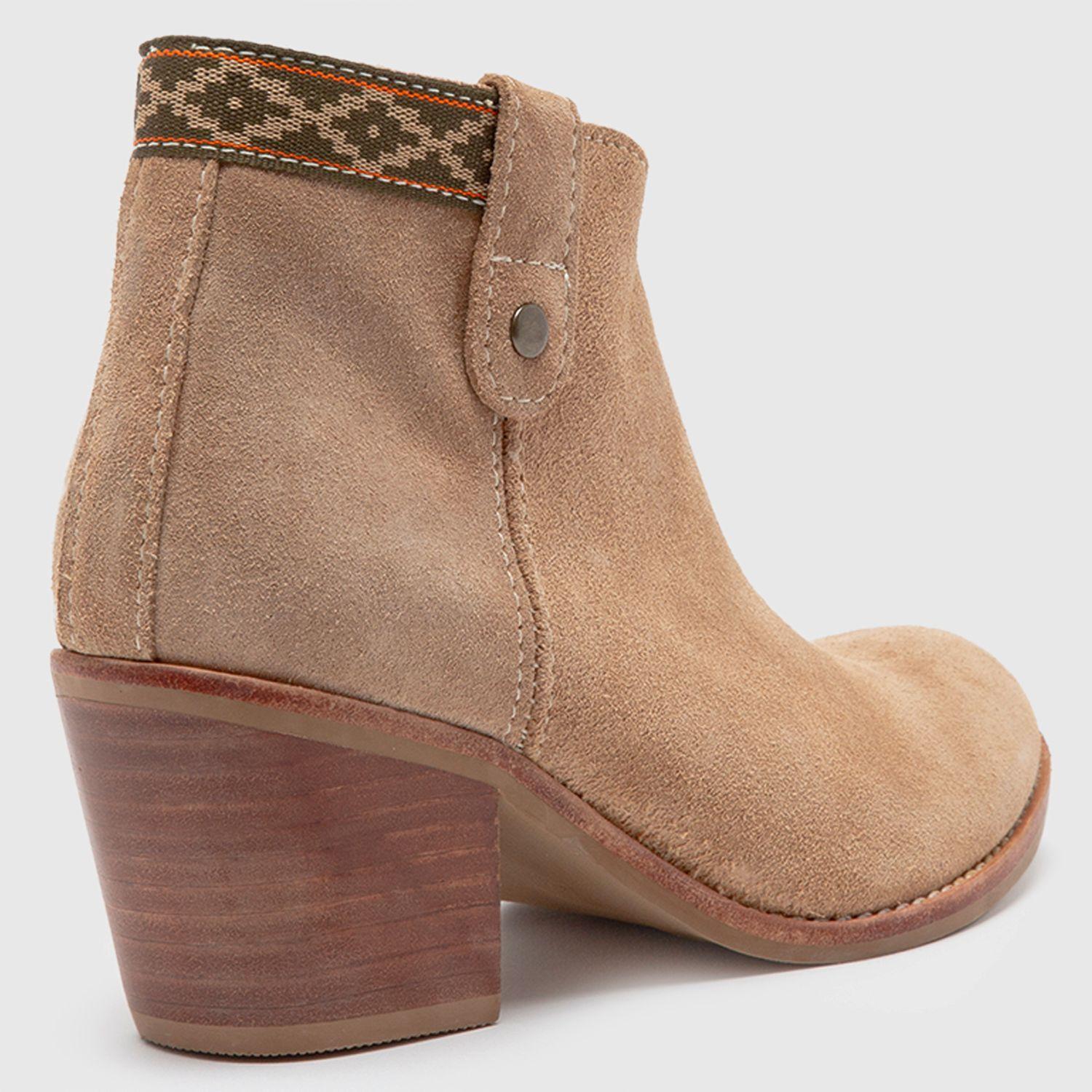 Botín Casual Fergie III BEIGE-1