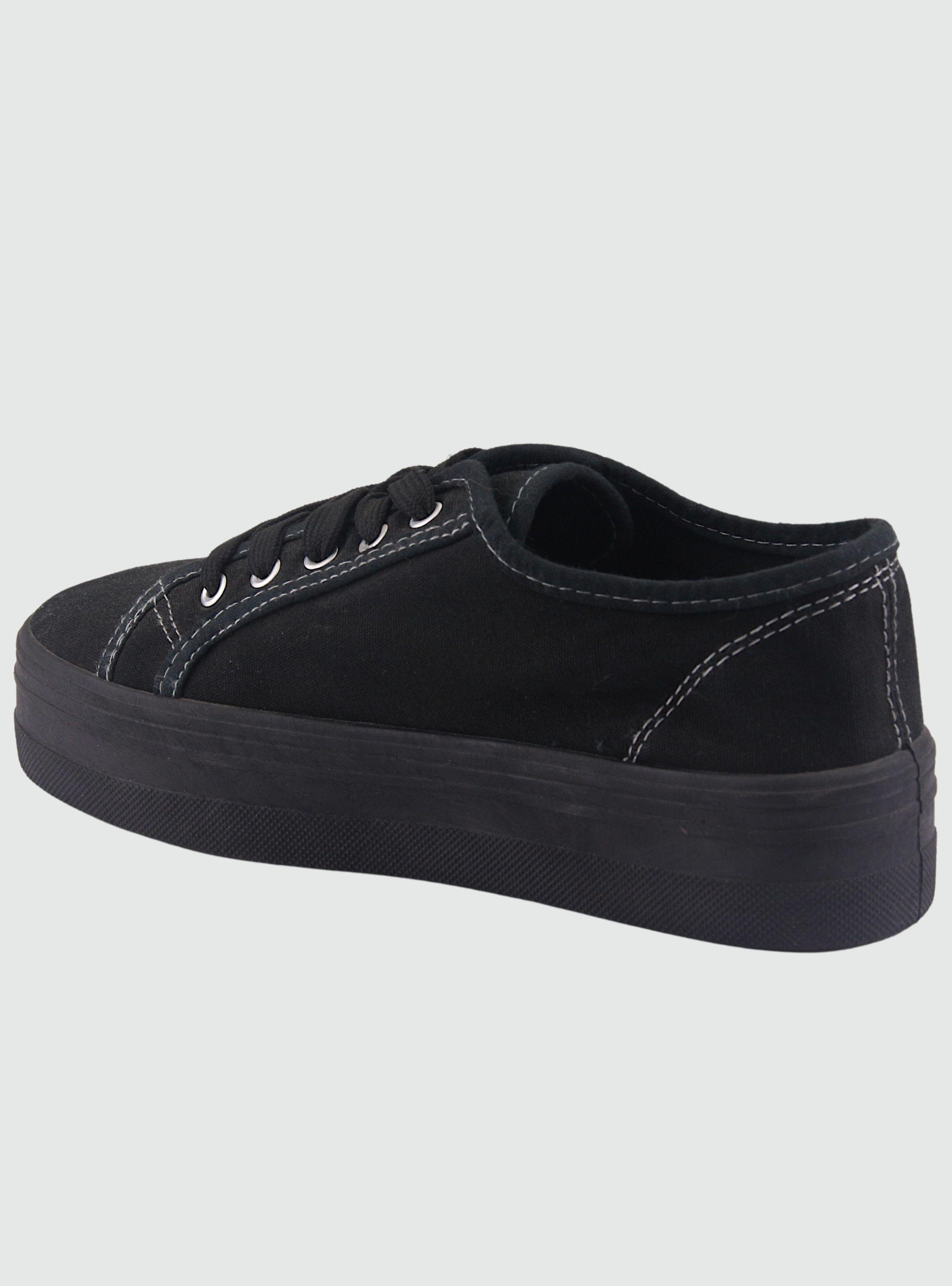 Zapatilla Chalada Mujer Field-10 Negro Urbano-1