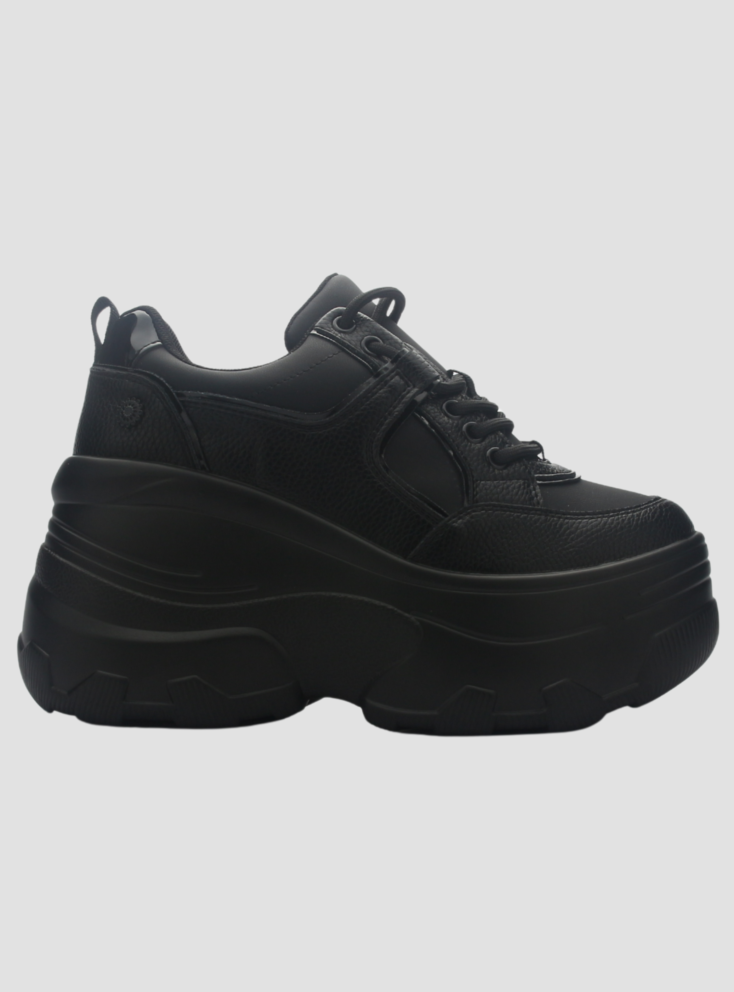 Zapatilla de Mujer de color Negro Urbano Chalada Nake-3-0