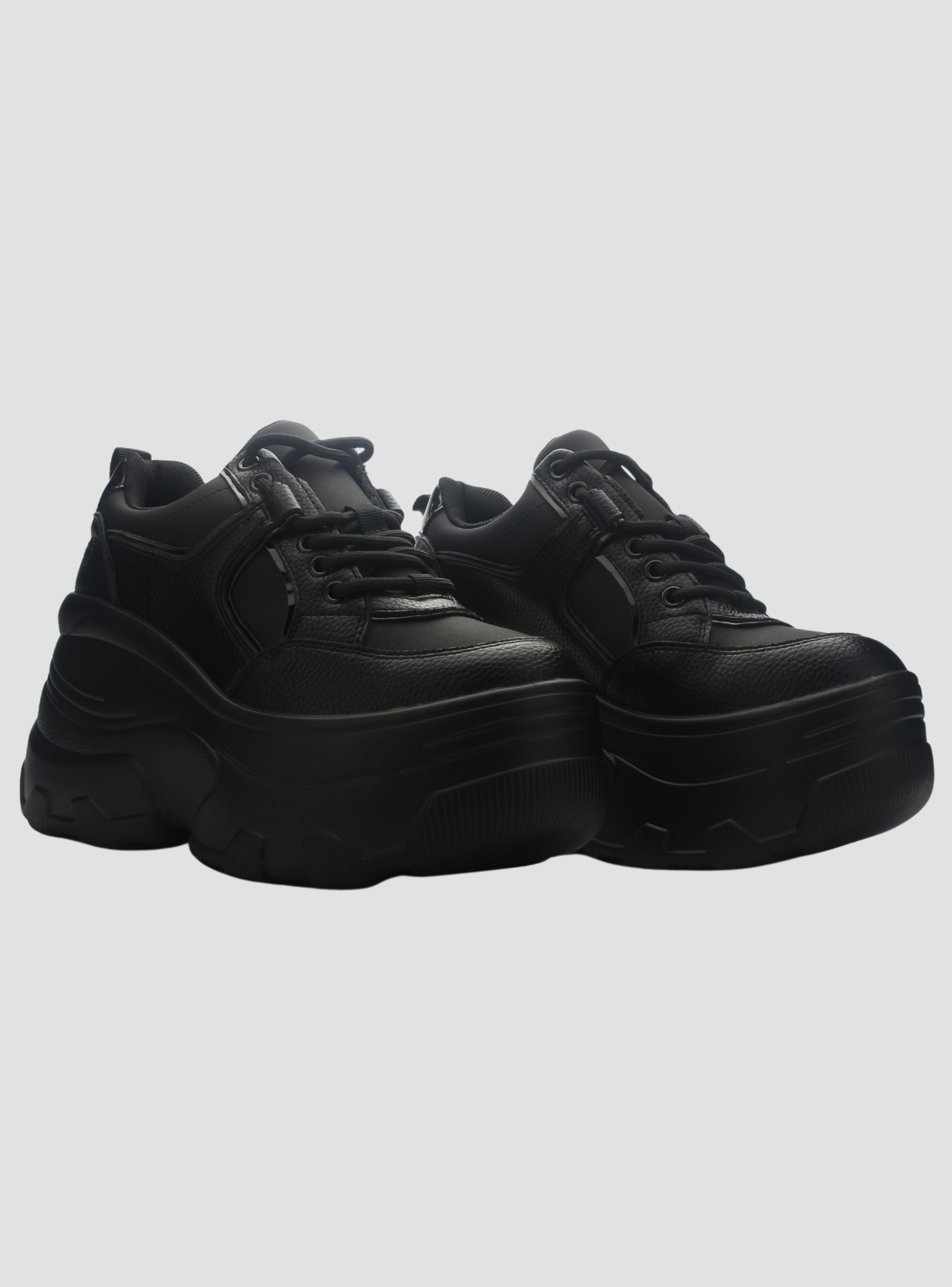 Zapatilla de Mujer de color Negro Urbano Chalada Nake-3-4