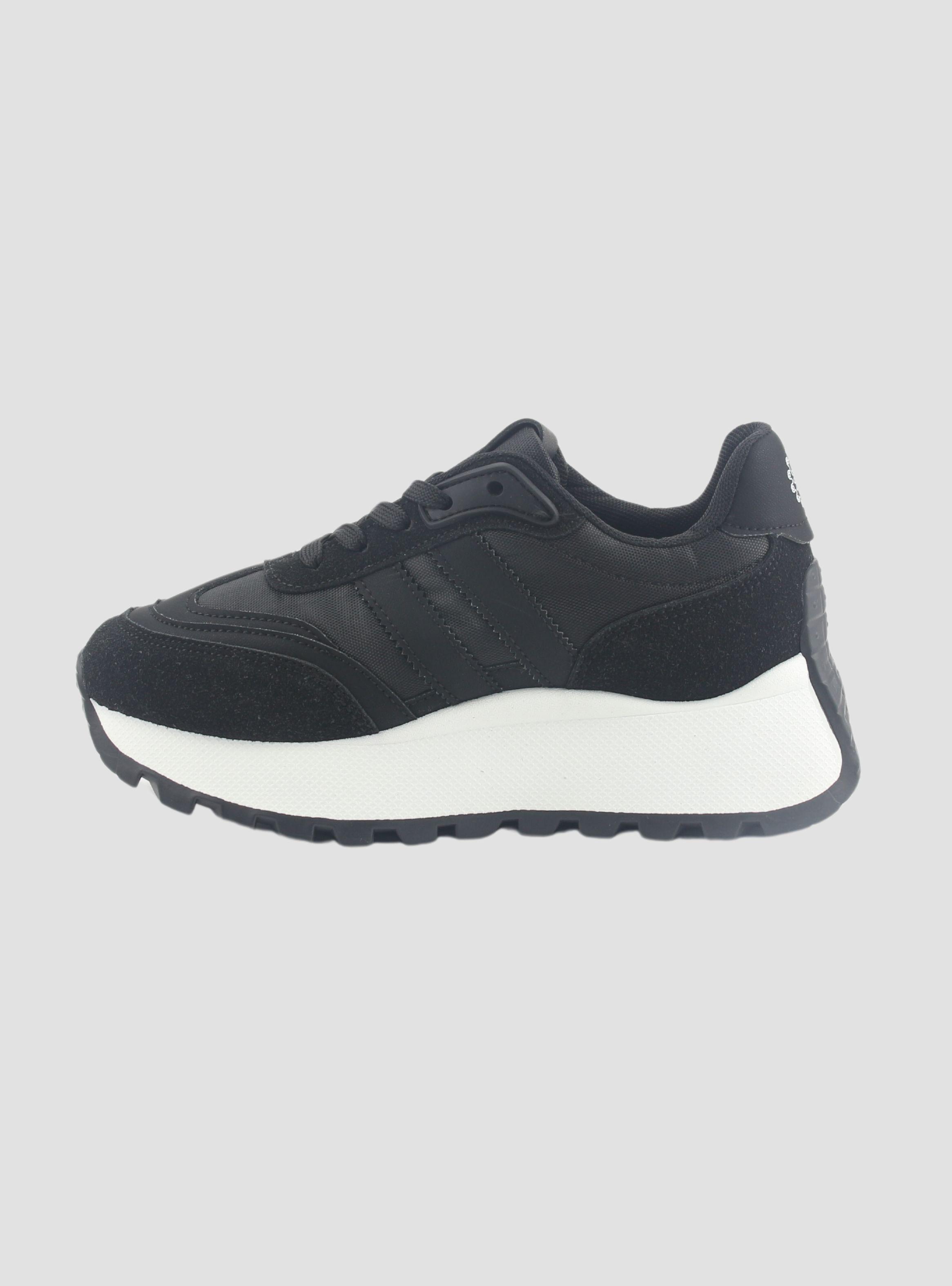 Zapatilla Chalada Mujer Pixa-5 Negro Urbano-1