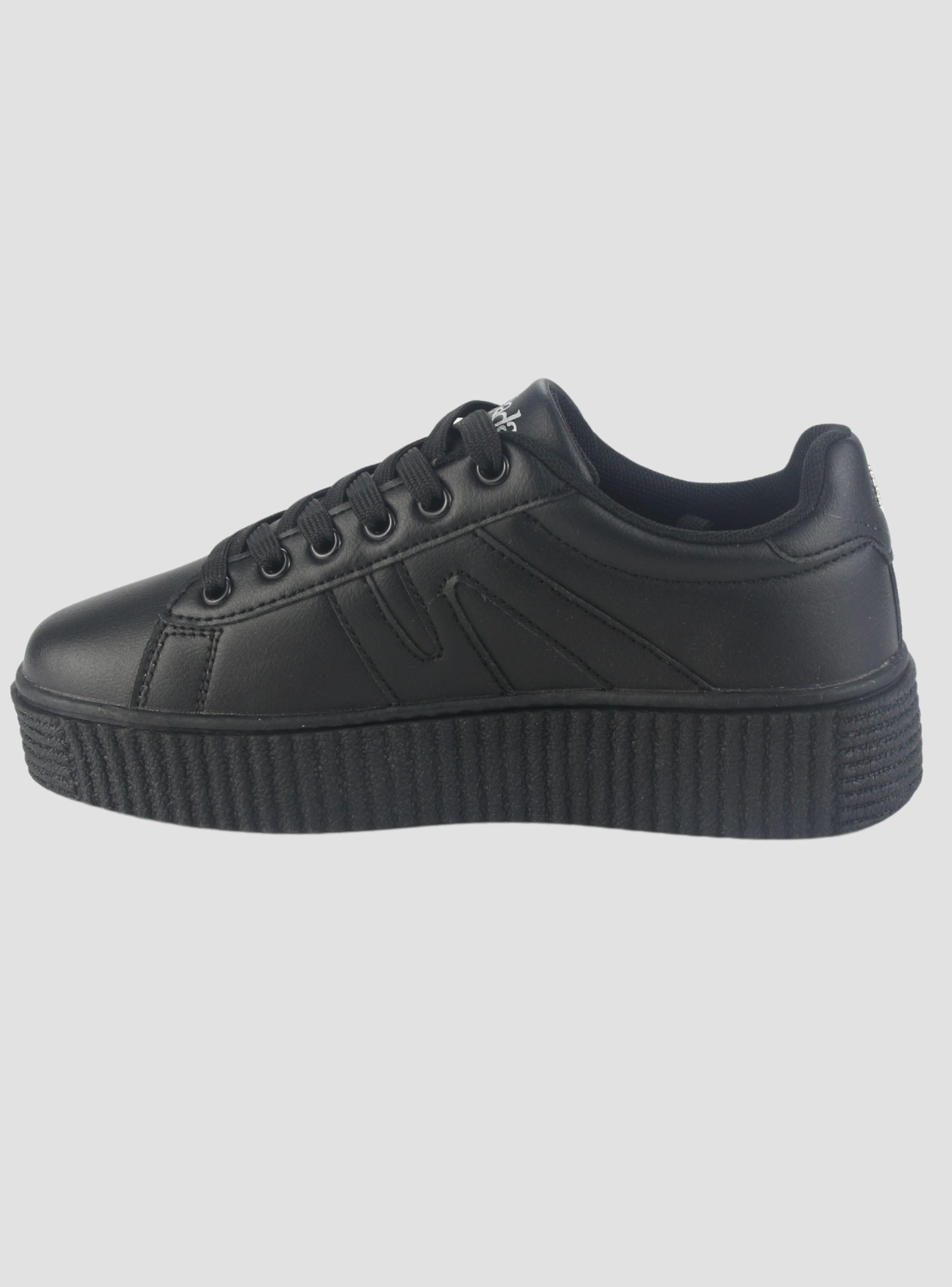 Zapatilla Chalada Mujer Flumi-10 Negro Urbano-1