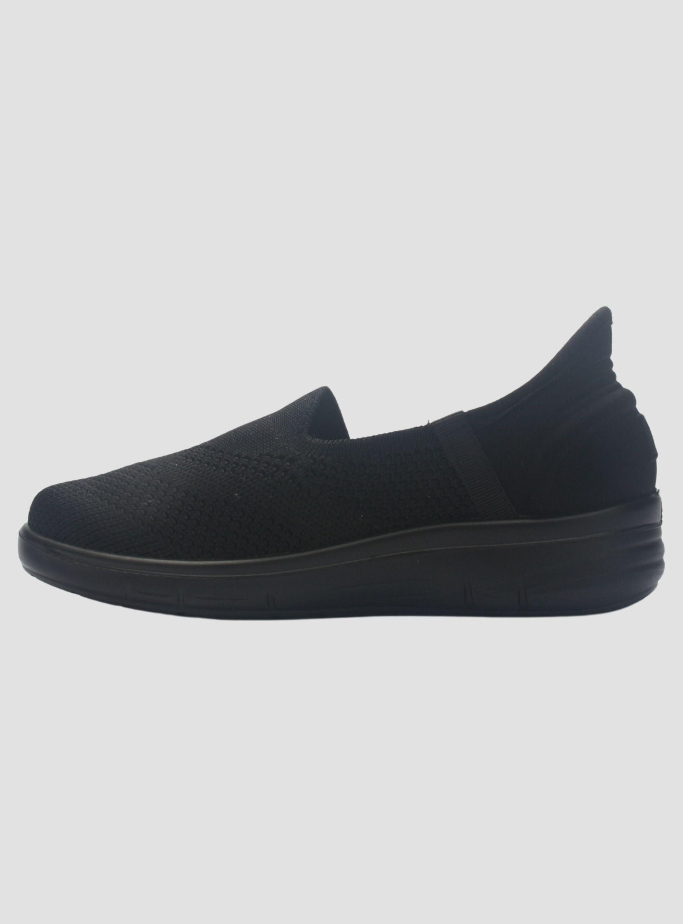 Zapatilla Mujer Chalada Momi-1 Negro Urbano-0