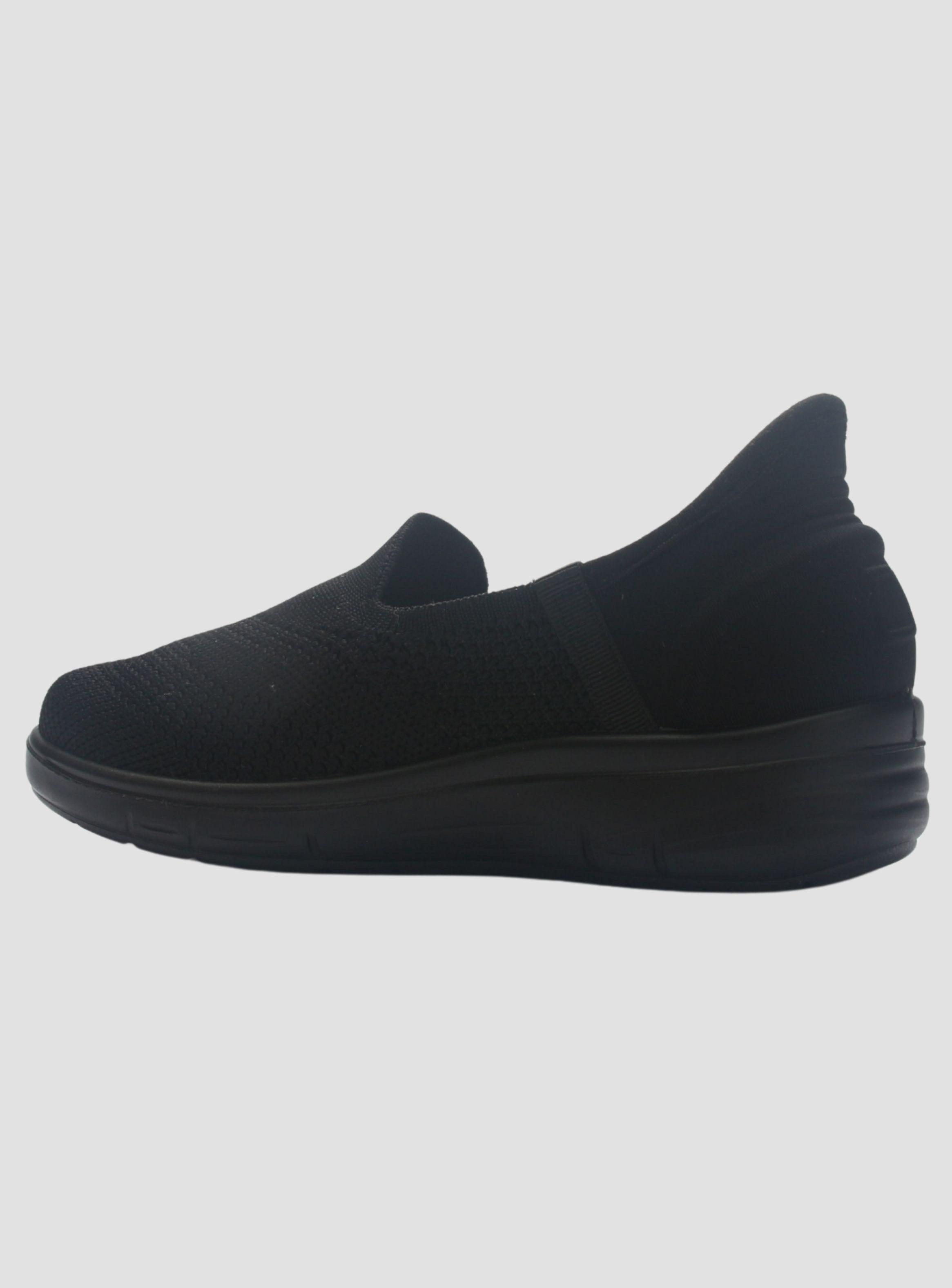 Zapatilla Mujer Chalada Momi-1 Negro Urbano-2