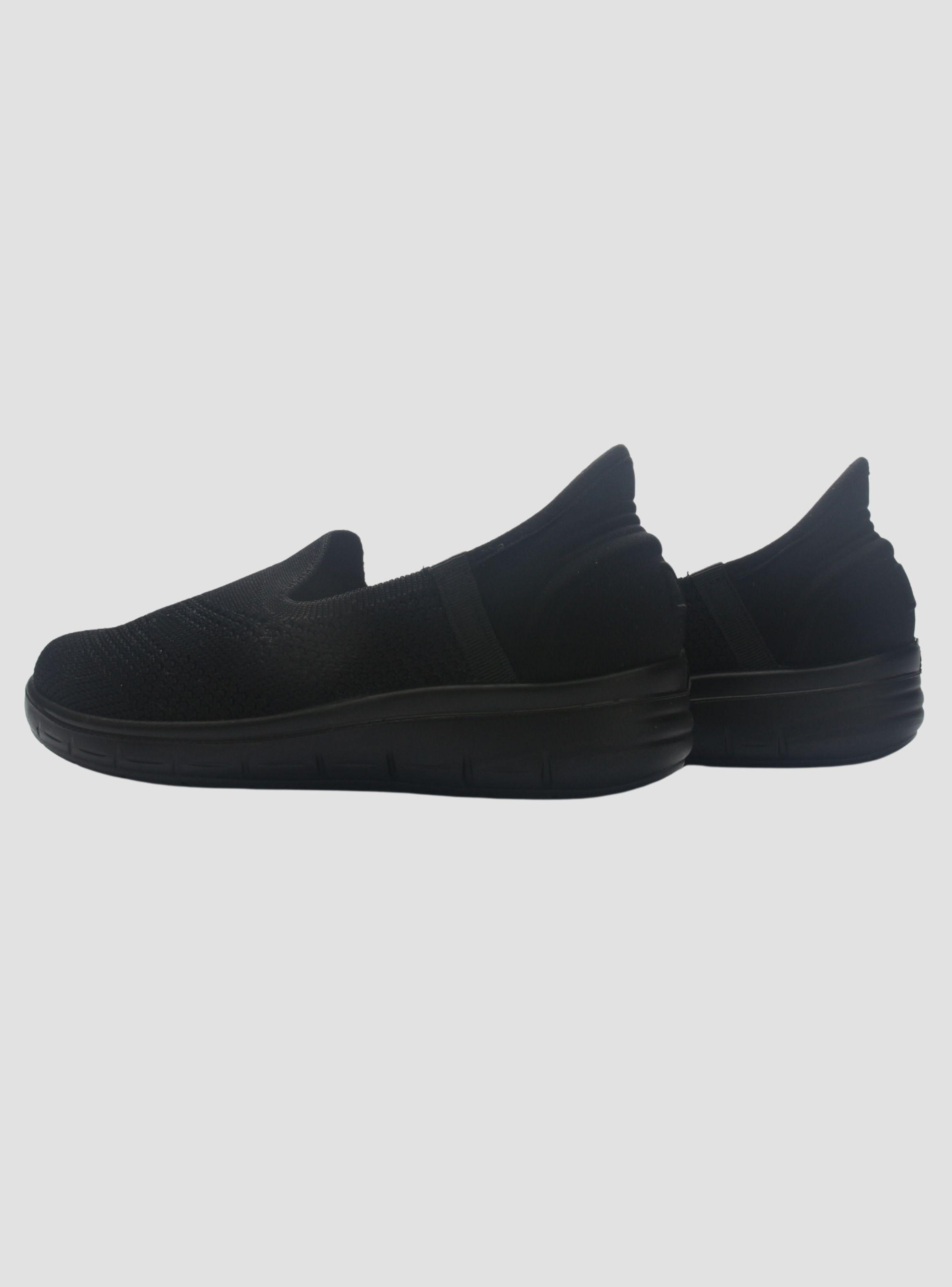 Zapatilla Mujer Chalada Momi-1 Negro Urbano-4