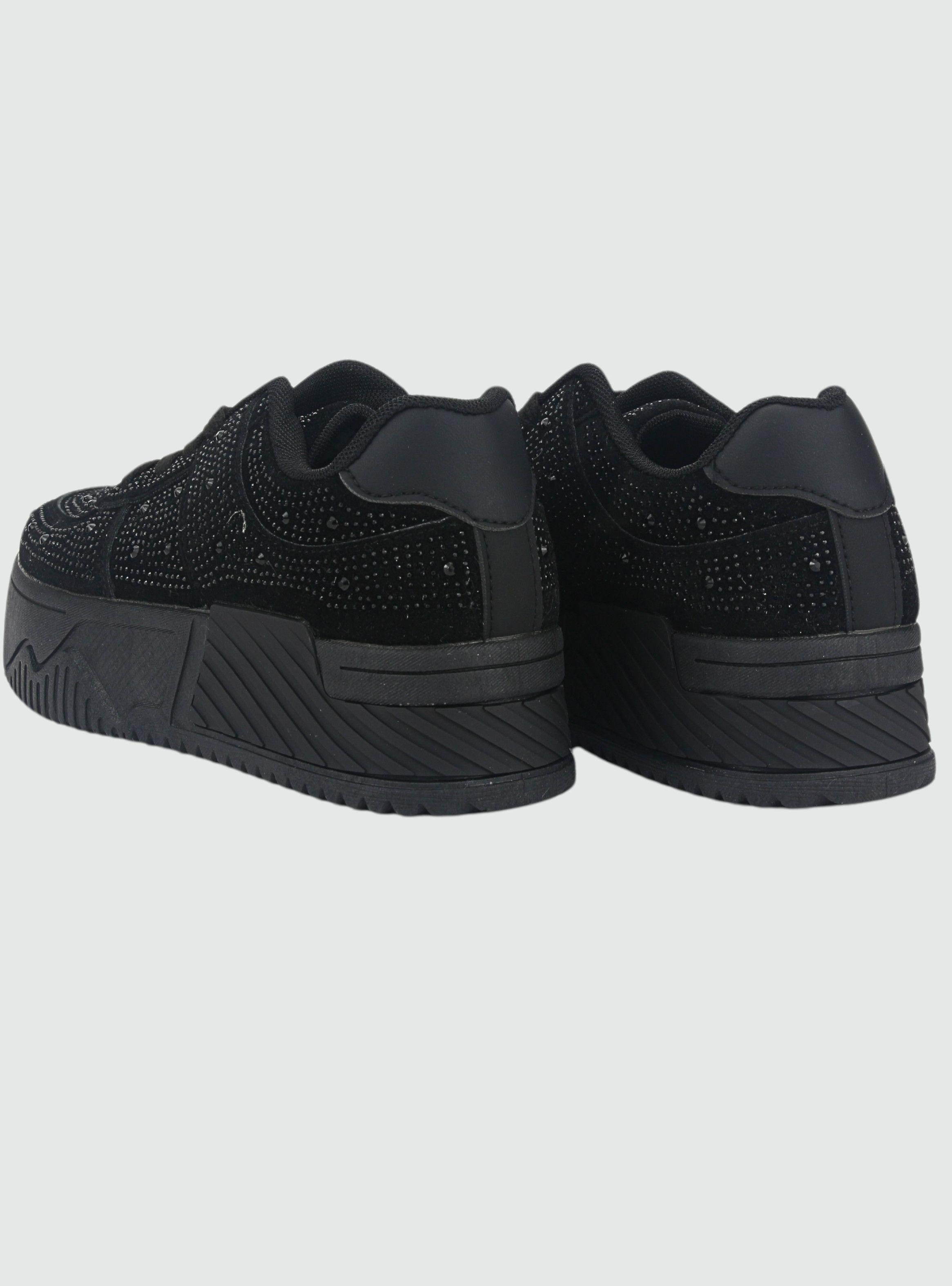 Zapatilla Chalada Mujer Mind-1 Negro Urbano-5