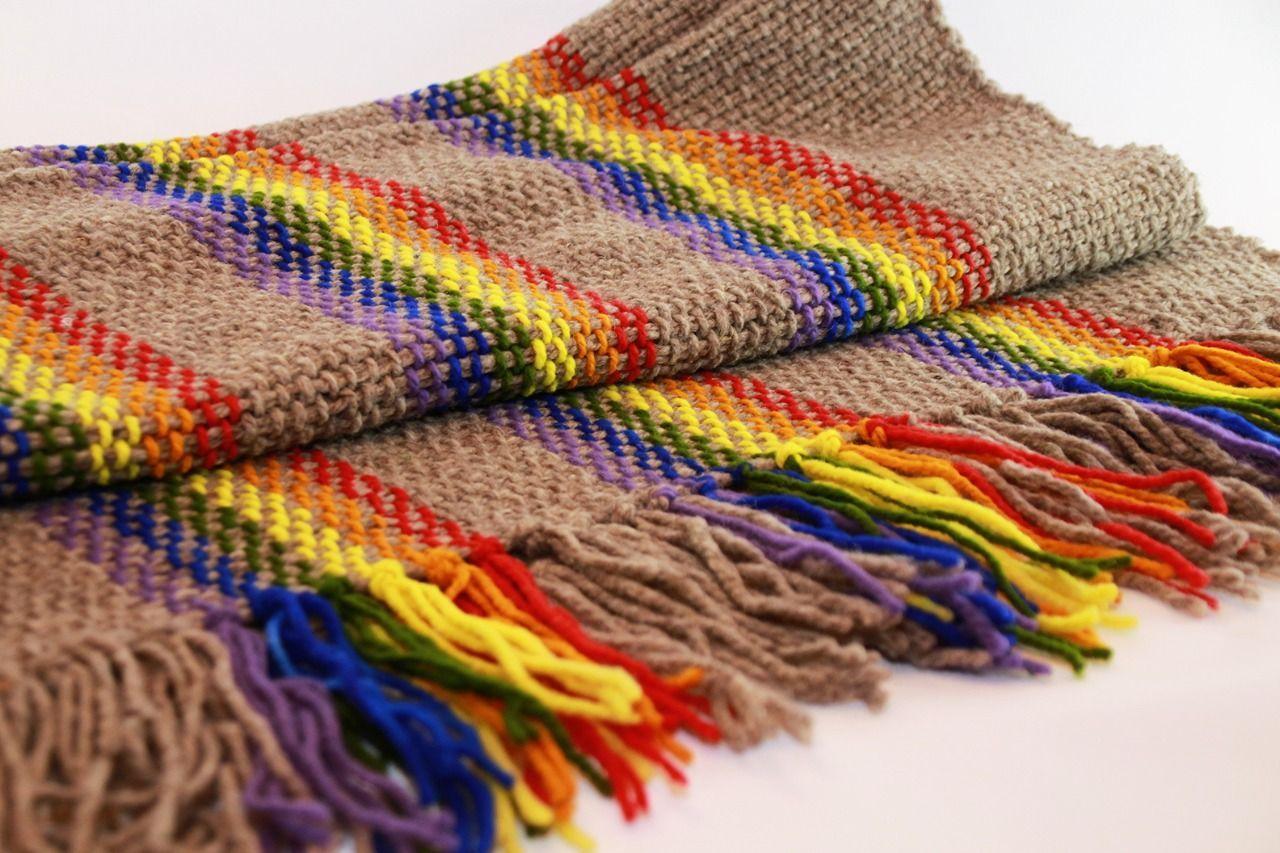 Piecera en telar gris y franjas de colores-1