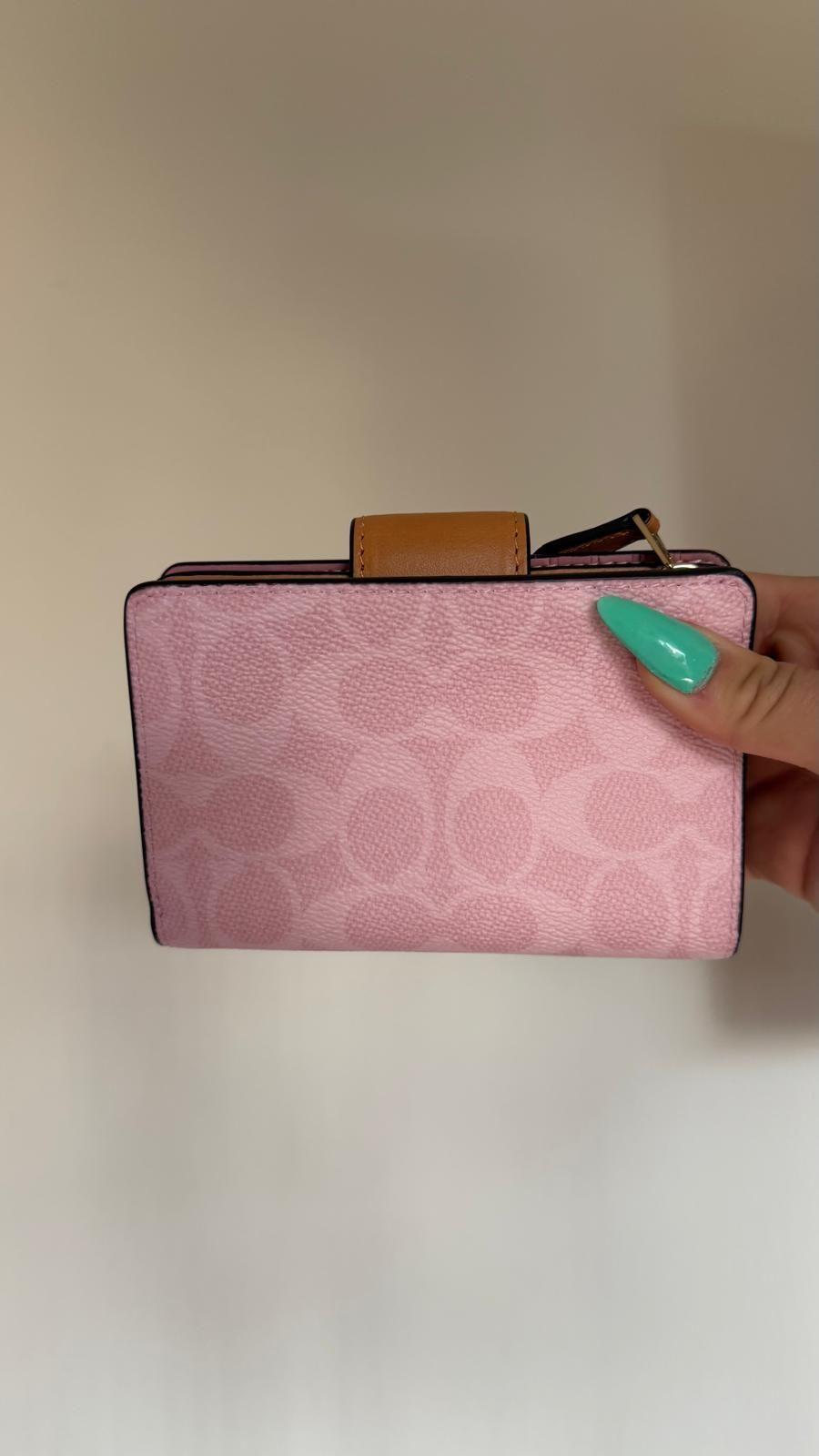 BILLETERA ROSADA COACH-2