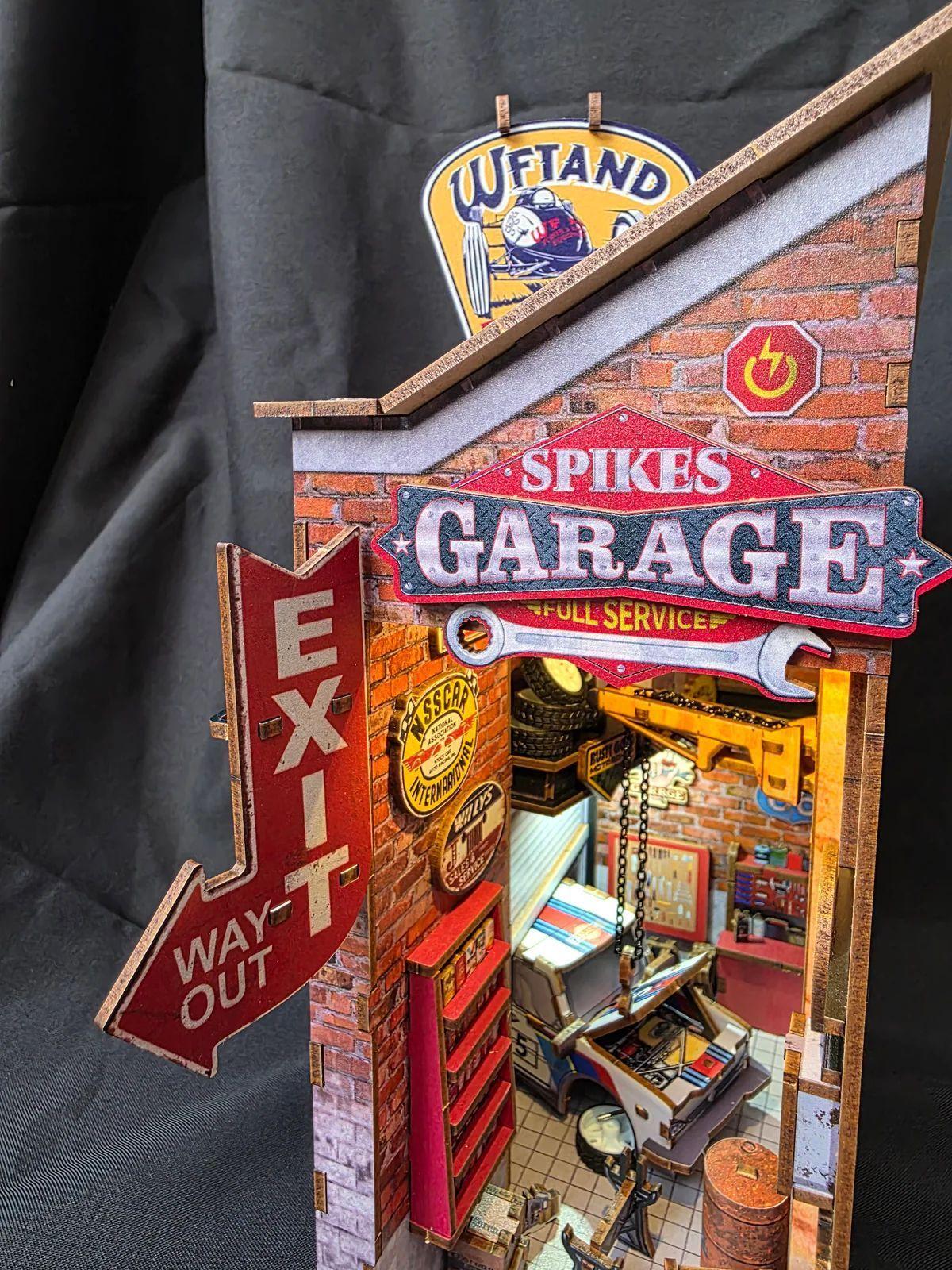 Spike's Garage – Separador de Libros de Taller Mecánico Luz-7