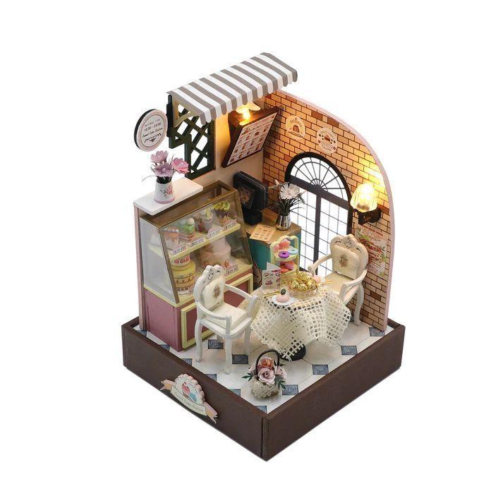Casa Miniatura DIY "Sweet Cake" con Luces LED Kit de Madera S2201-0