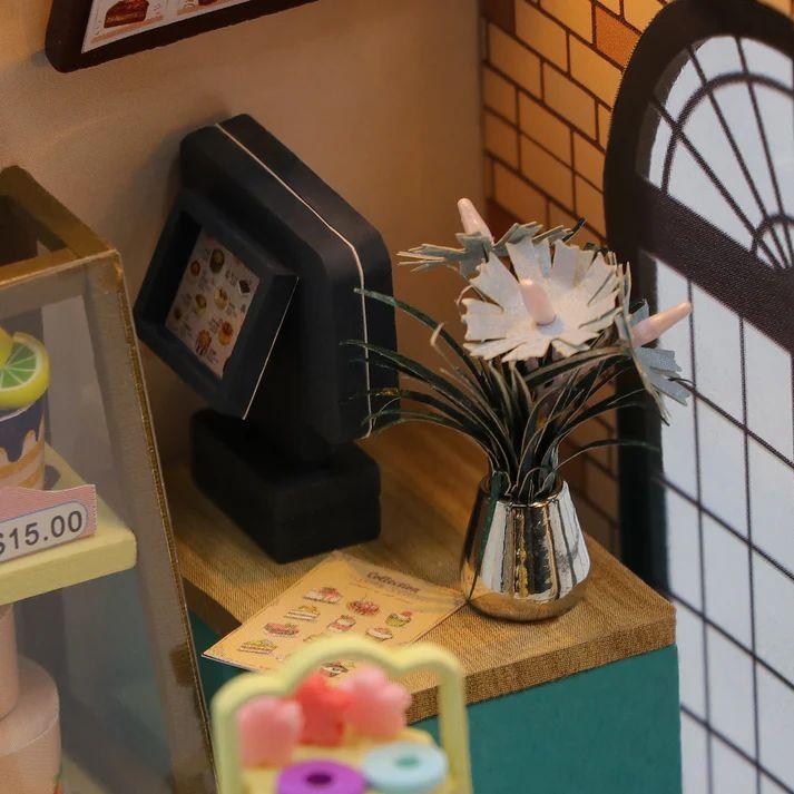 Casa Miniatura DIY "Sweet Cake" con Luces LED Kit de Madera S2201-1