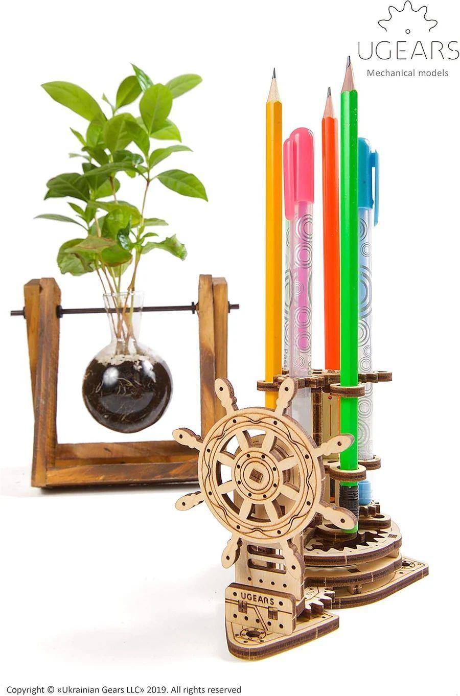 Portalápices Timón de Barco - Maqueta Mecánica de Madera (Ugears)-5