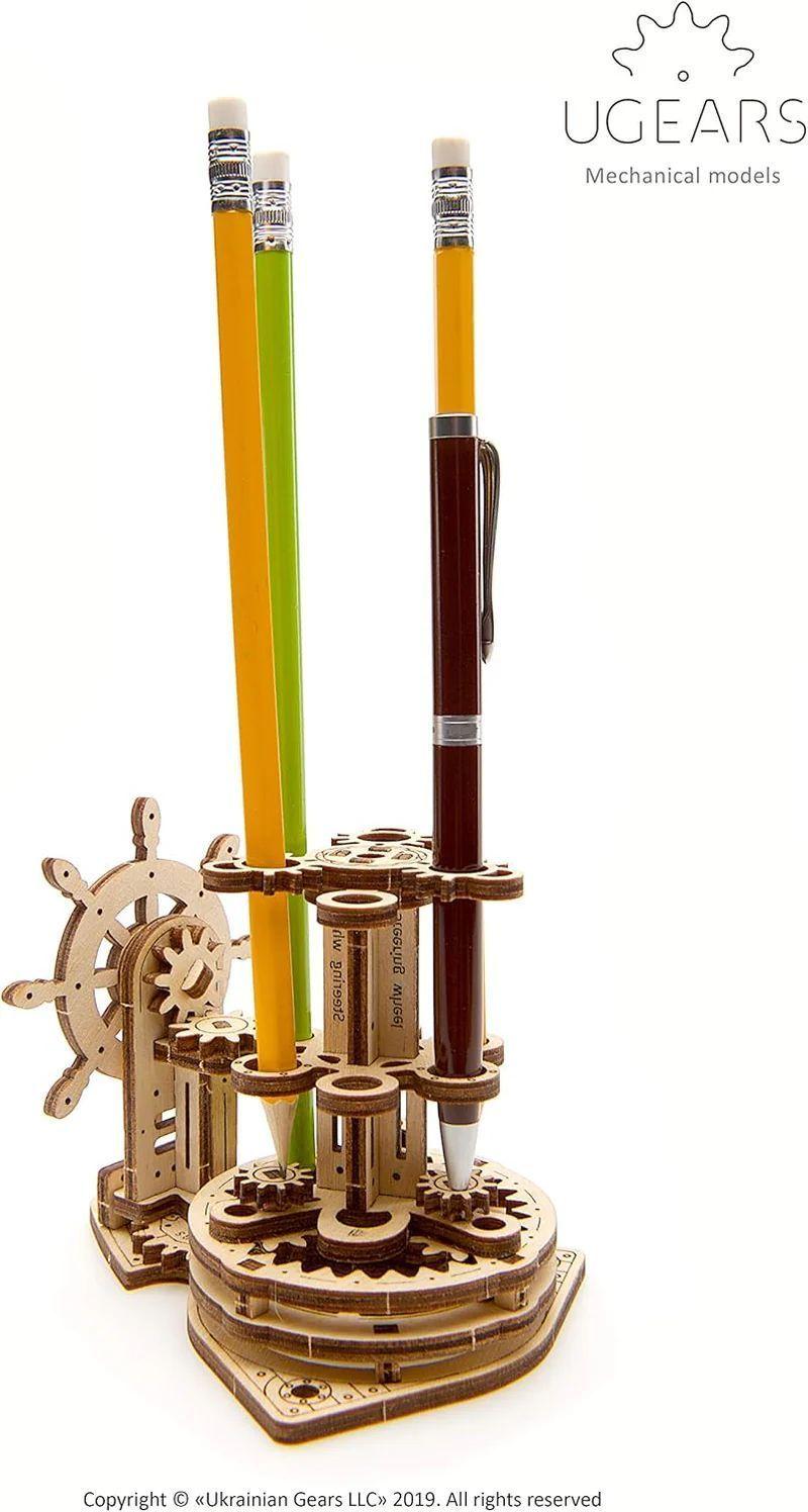 Portalápices Timón de Barco - Maqueta Mecánica de Madera (Ugears)-6