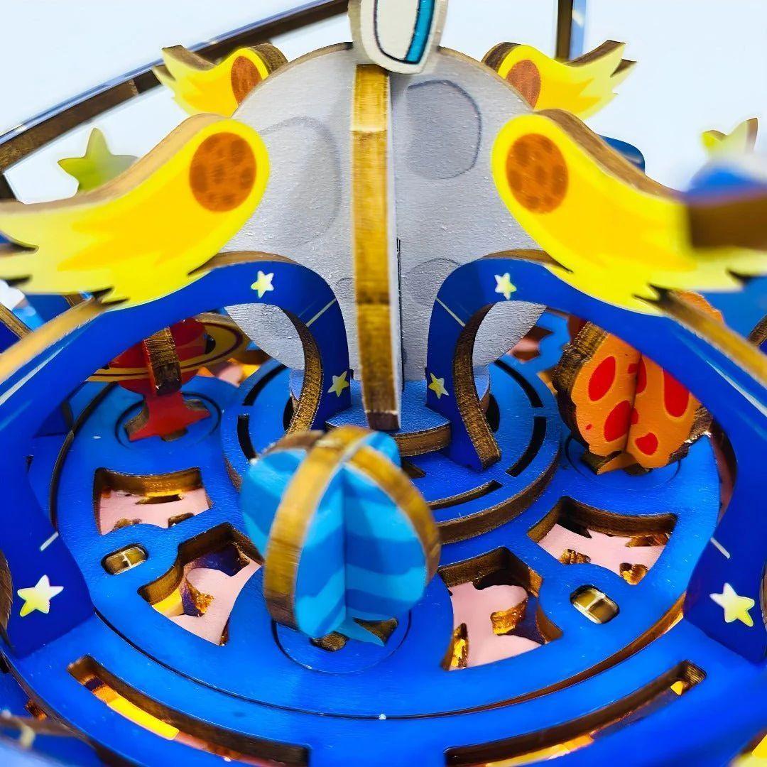 Paseando por el espacio - Caja de música Armable-3