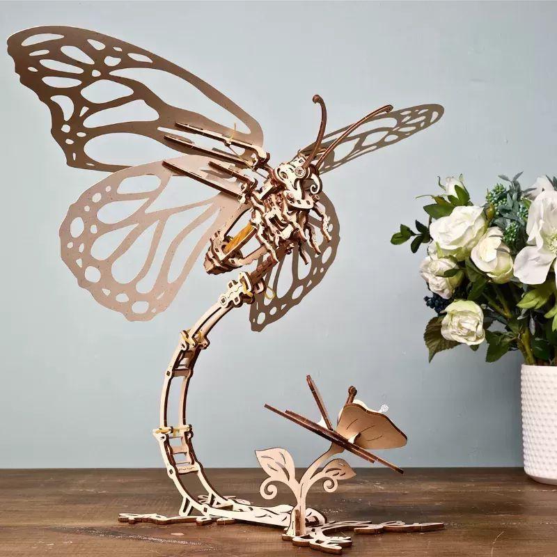 Mariposa de madera para armar, una escultura animada y cinética. -3