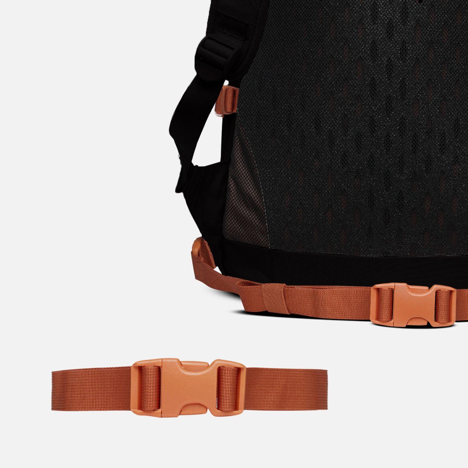 Mochila Intense 24L Daypack Negro Lippi V26-8