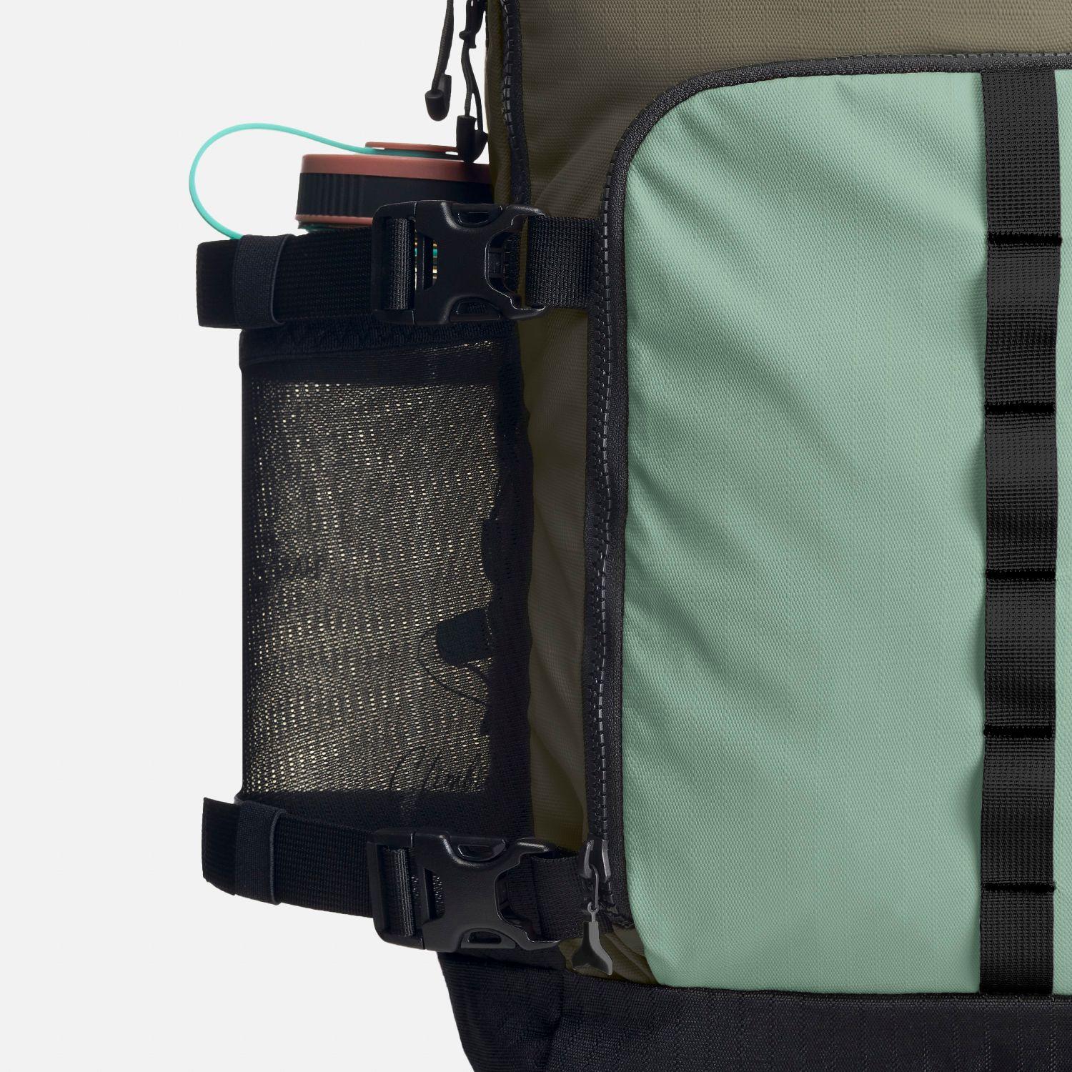 Mochila Unisex Cromi 22L Verde Grisaceo Haka-Honu-4