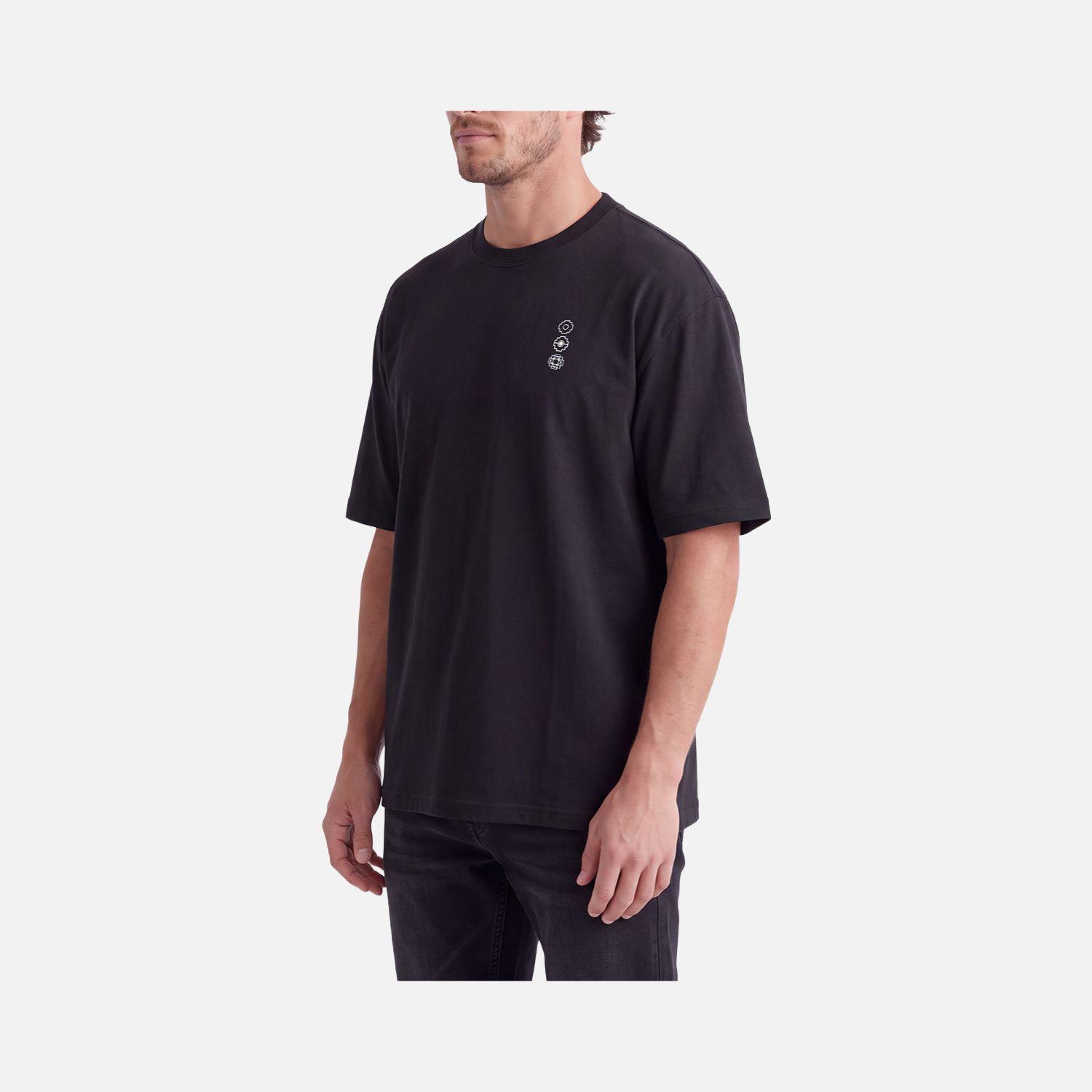 Polera Hombre Voy y Vuelvo Negro Haka Honu V27-0