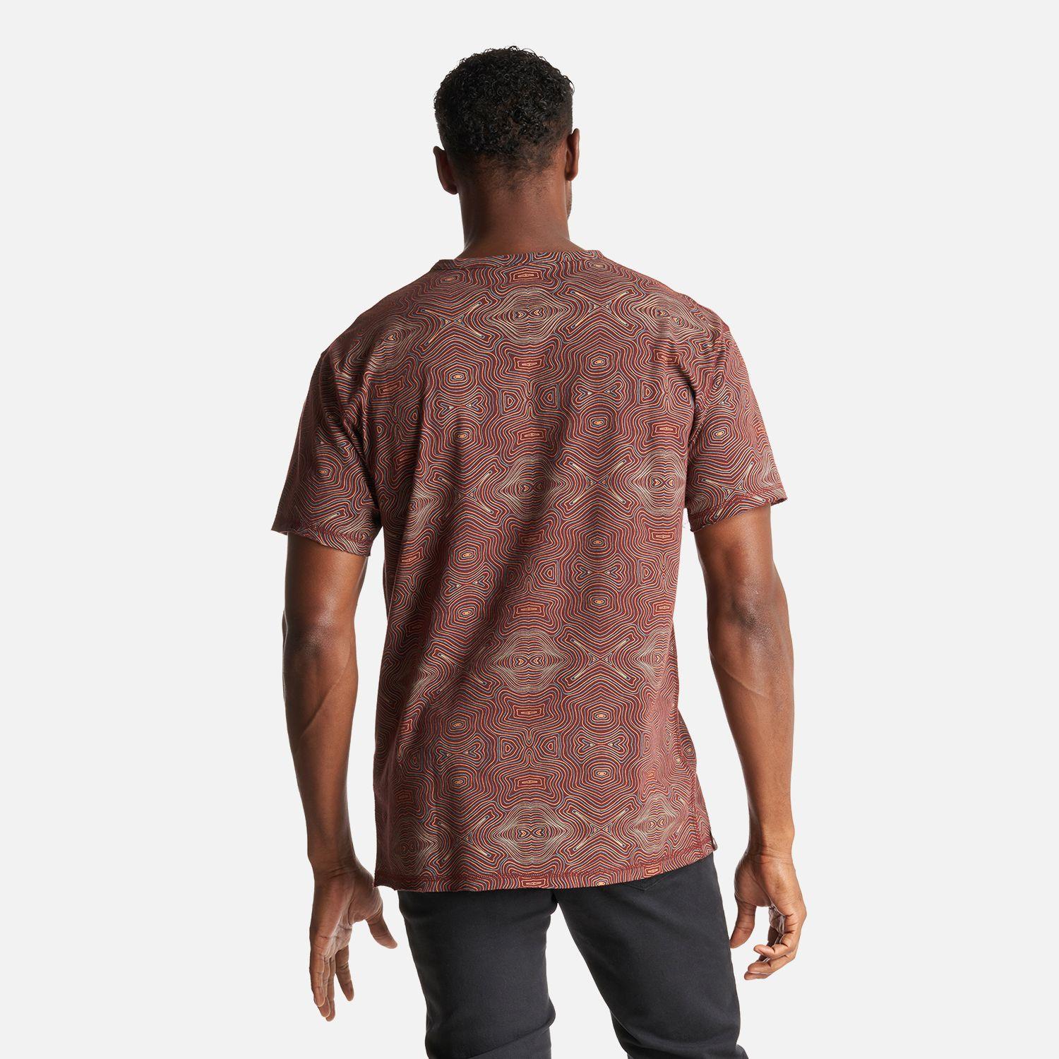 Polera Hombre Bi-curioso Print Burdeo Haka Honu-3
