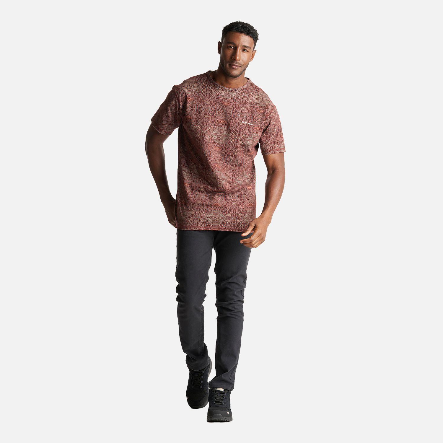 Polera Hombre Bi-curioso Print Burdeo Haka Honu-6