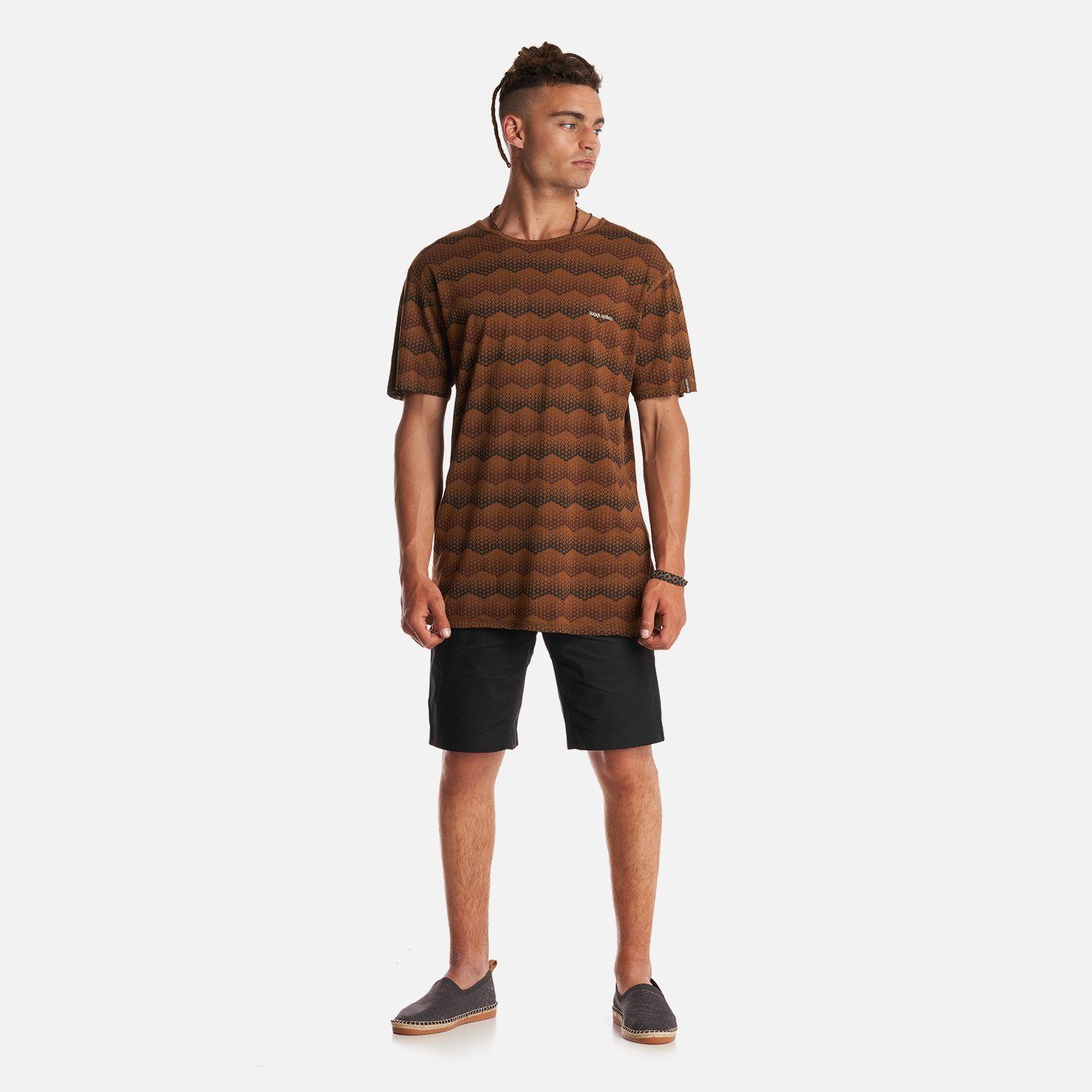 Polera Hombre Bi-Curioso Print Mostaza Haka Honu-5