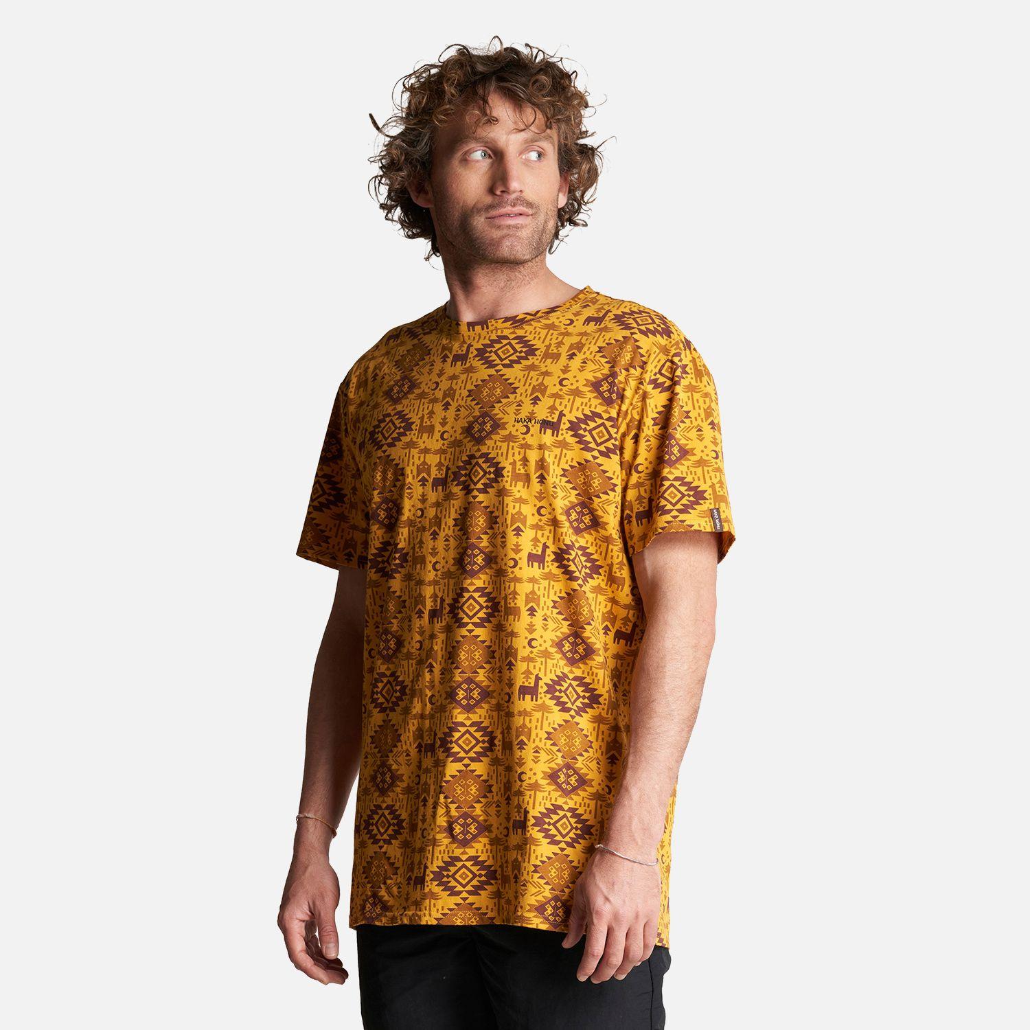 Polera Hombre Llámalo Print Mostaza Haka Honu-2