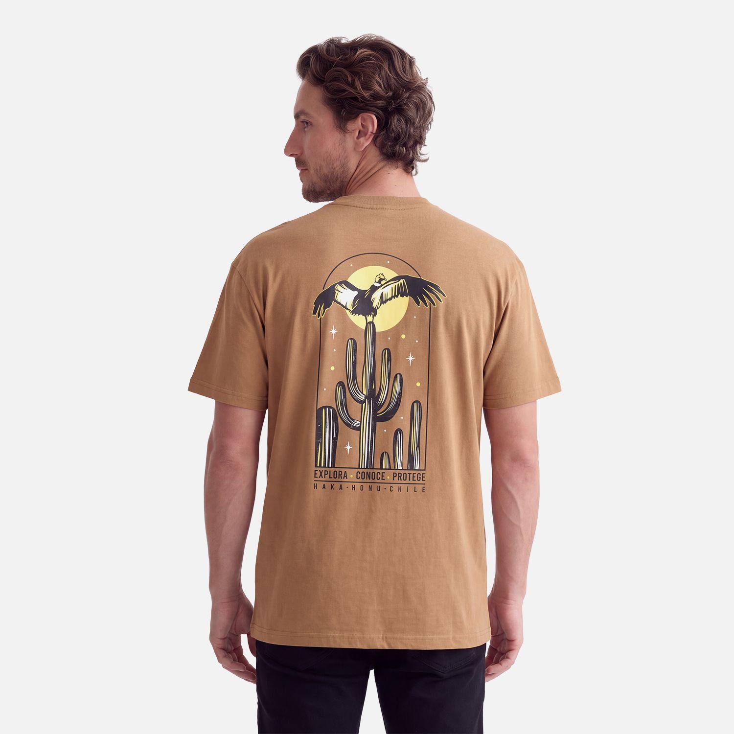 Polera Hombre Voy y Vuelvo Cafe Claro Haka Honu V27-1