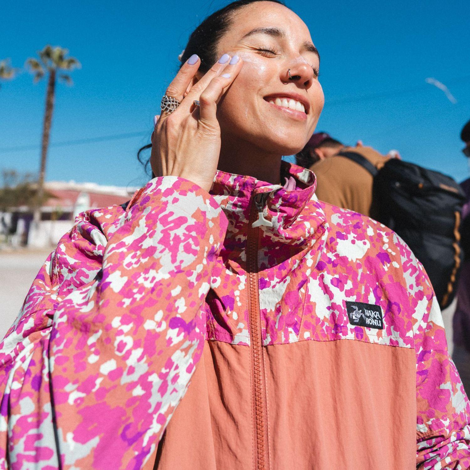 Chaqueta Mujer Hija Del Viento Terracota Claro Haka Honu-7