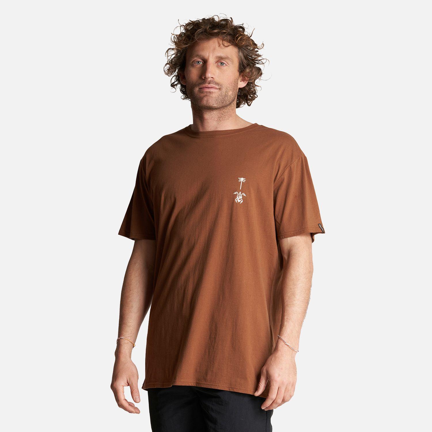 Polera Hombre Amanecer Café Haka Honu-2