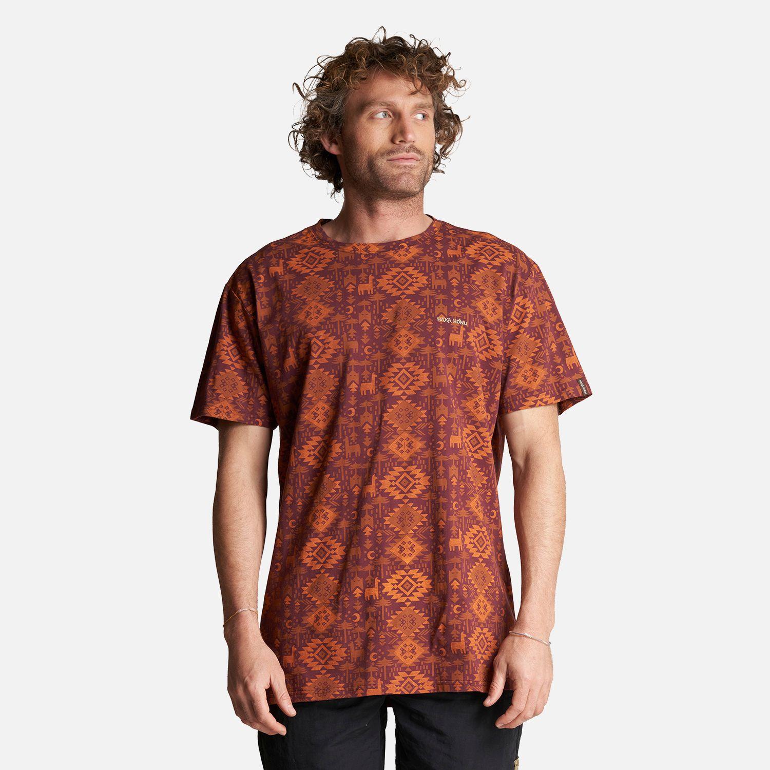 Polera Hombre Llámalo Print Burdeo Haka Honu-1