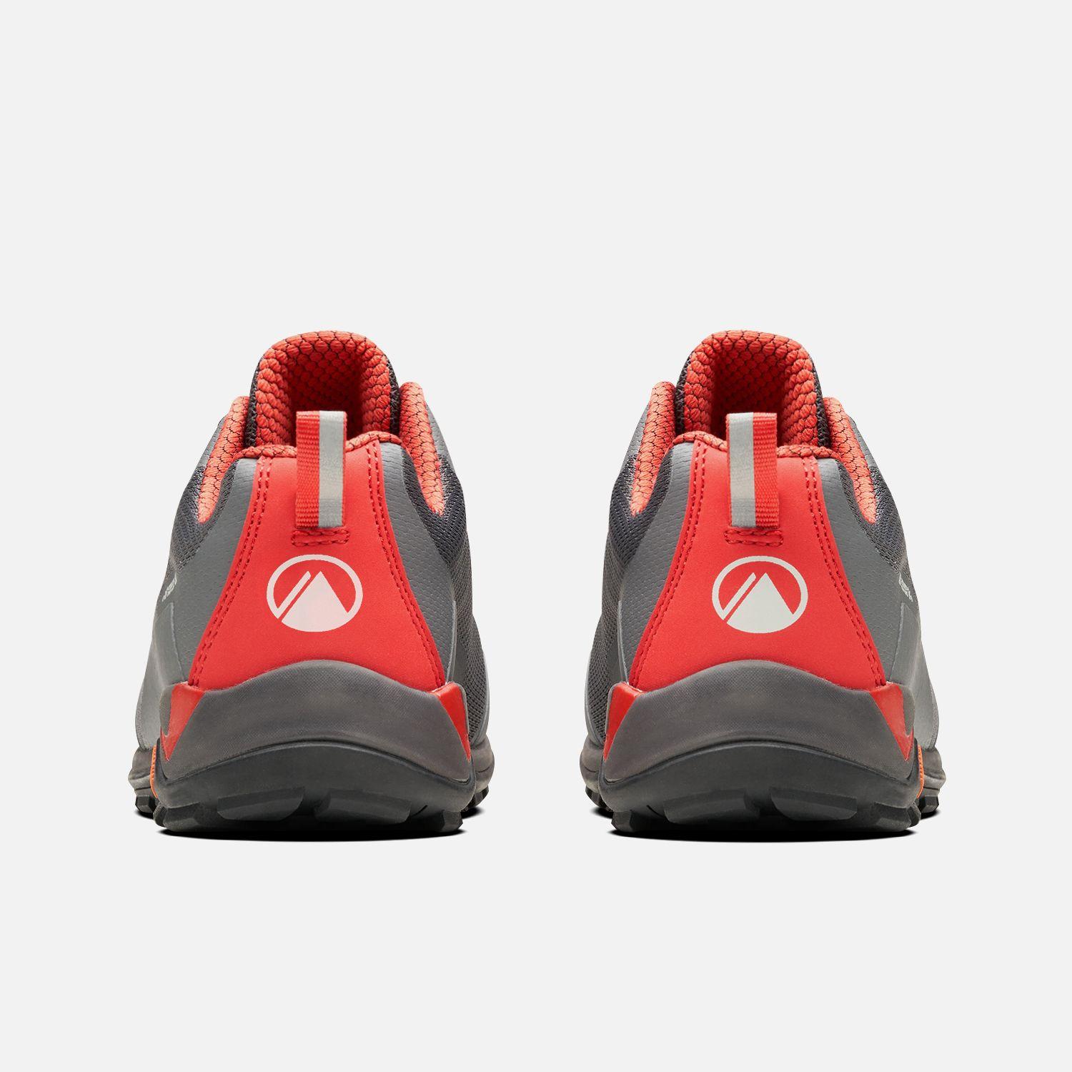 Zapatilla Niño  Intense Hike Kids Low Grafito Rojo Lippi-4