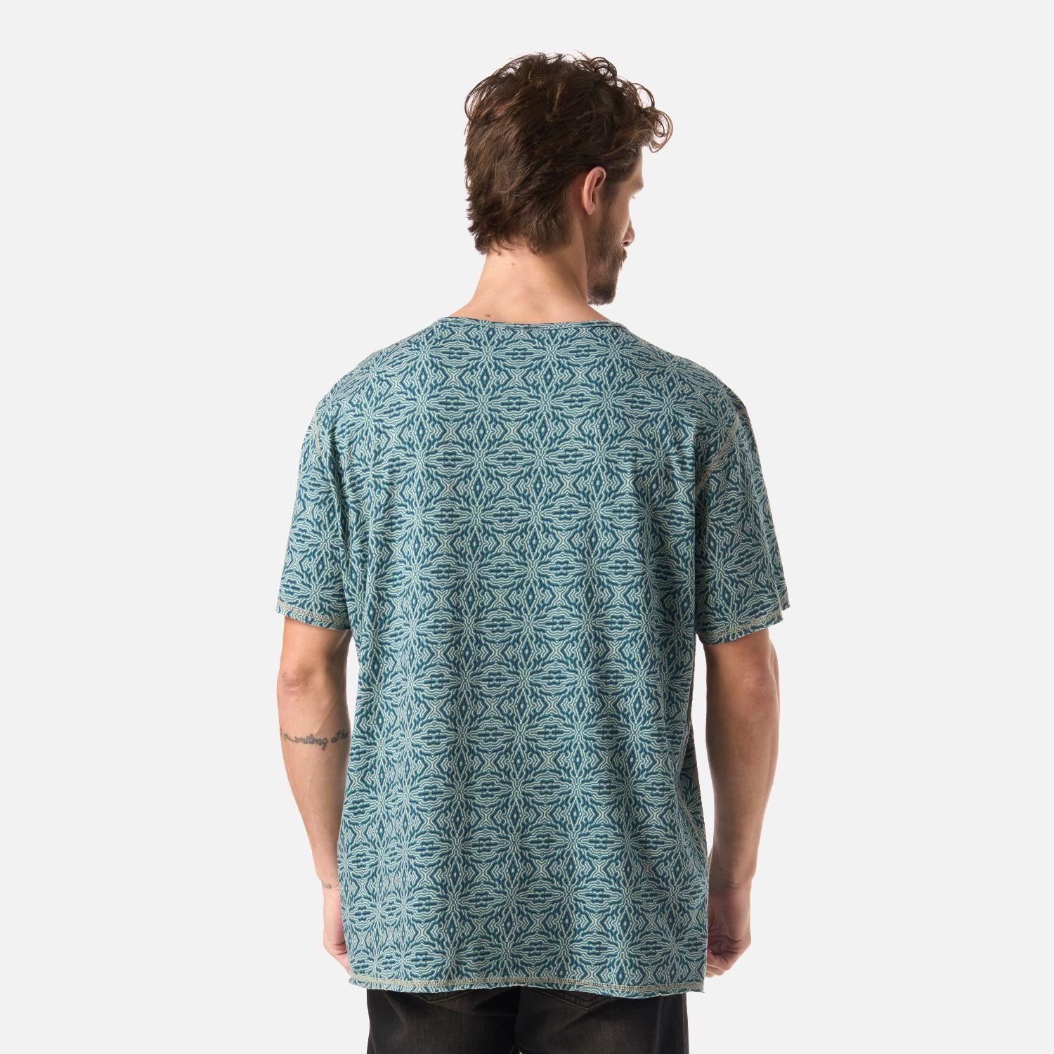 Polera Hombre Bi-curioso Print Azul Noche Haka Honu V26-3