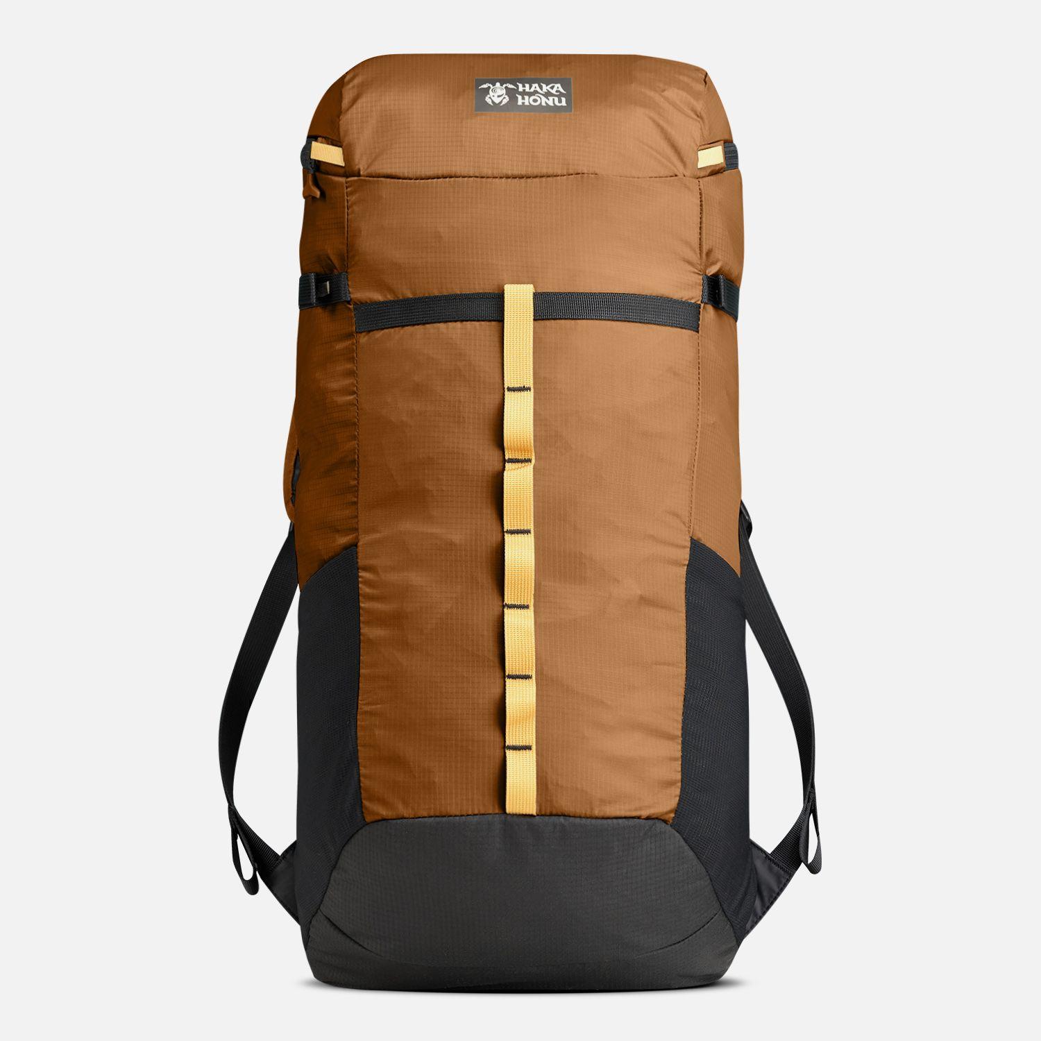 Mochila Unisex Peso Pluma 25L Camel Haka-Honu-1