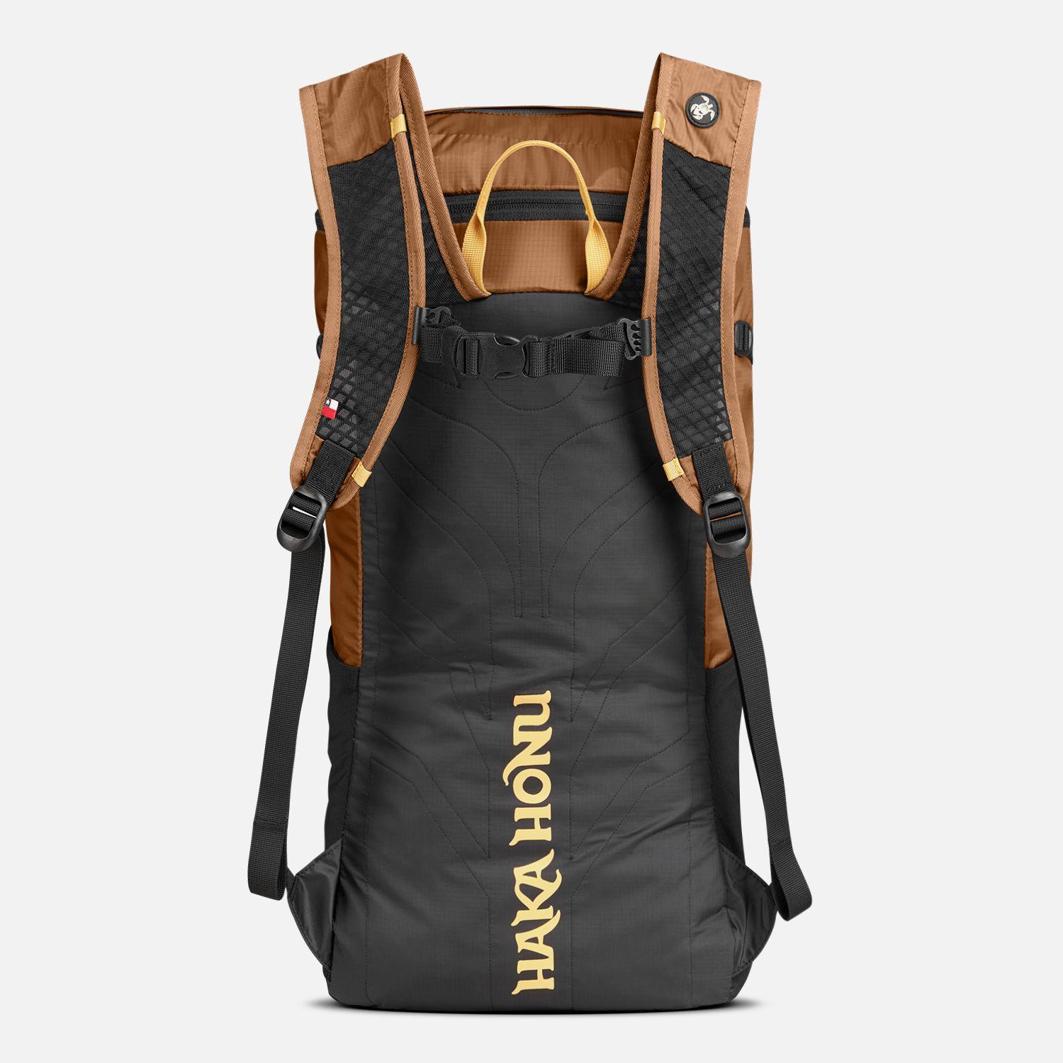 Mochila Unisex Peso Pluma 25L Camel Haka-Honu-2