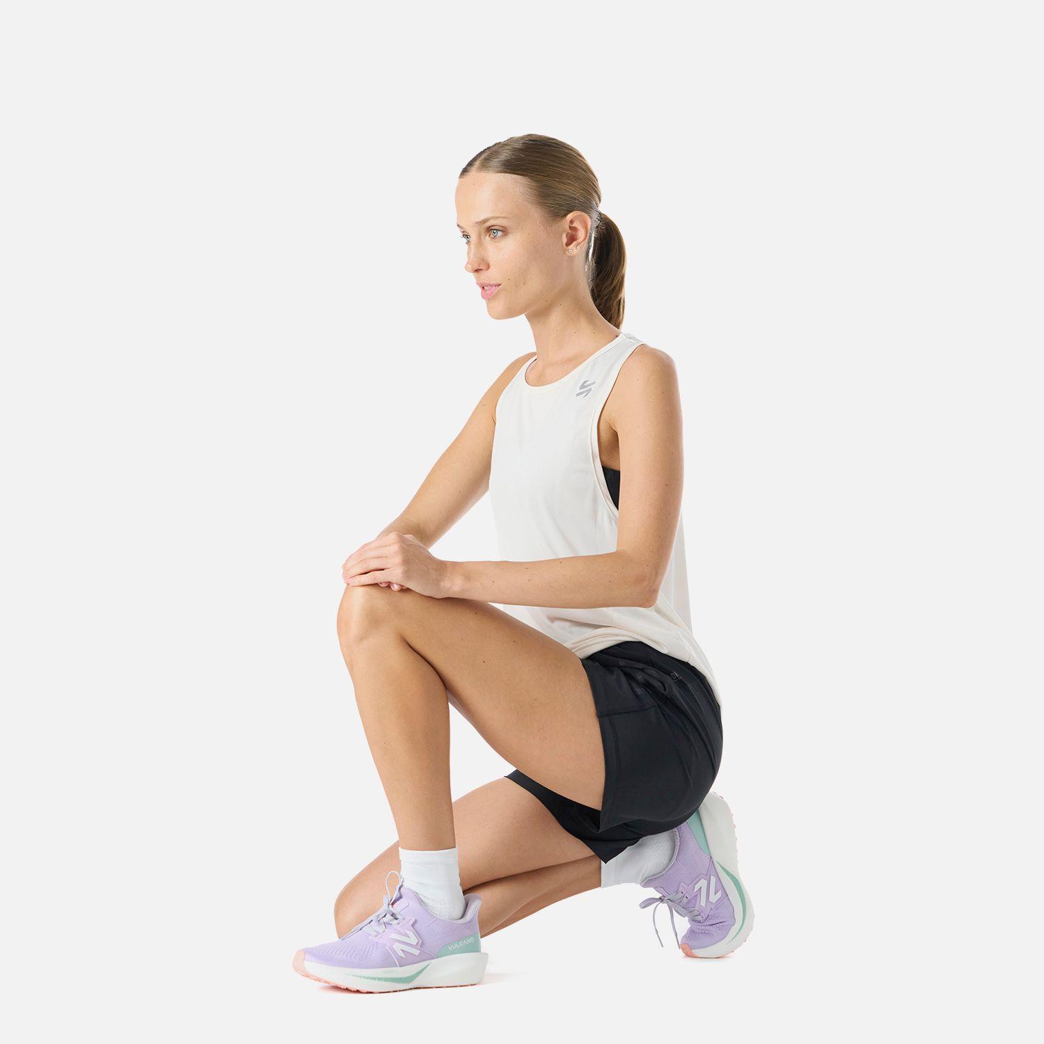 Shorts Mujer Built To Move 4" Shorts Negro Vulcano-7