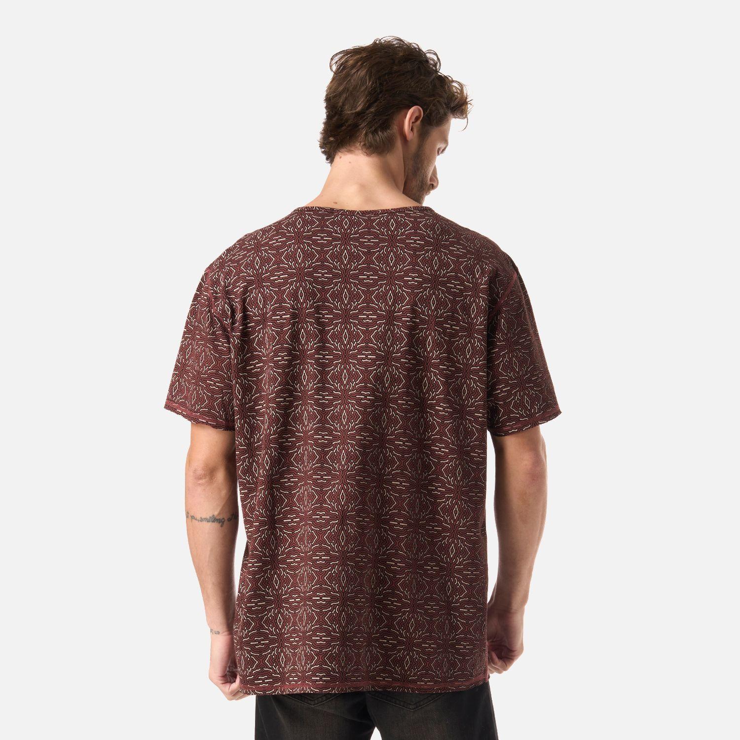 Polera Hombre Bi-curioso Print Vino Haka Honu V26-3