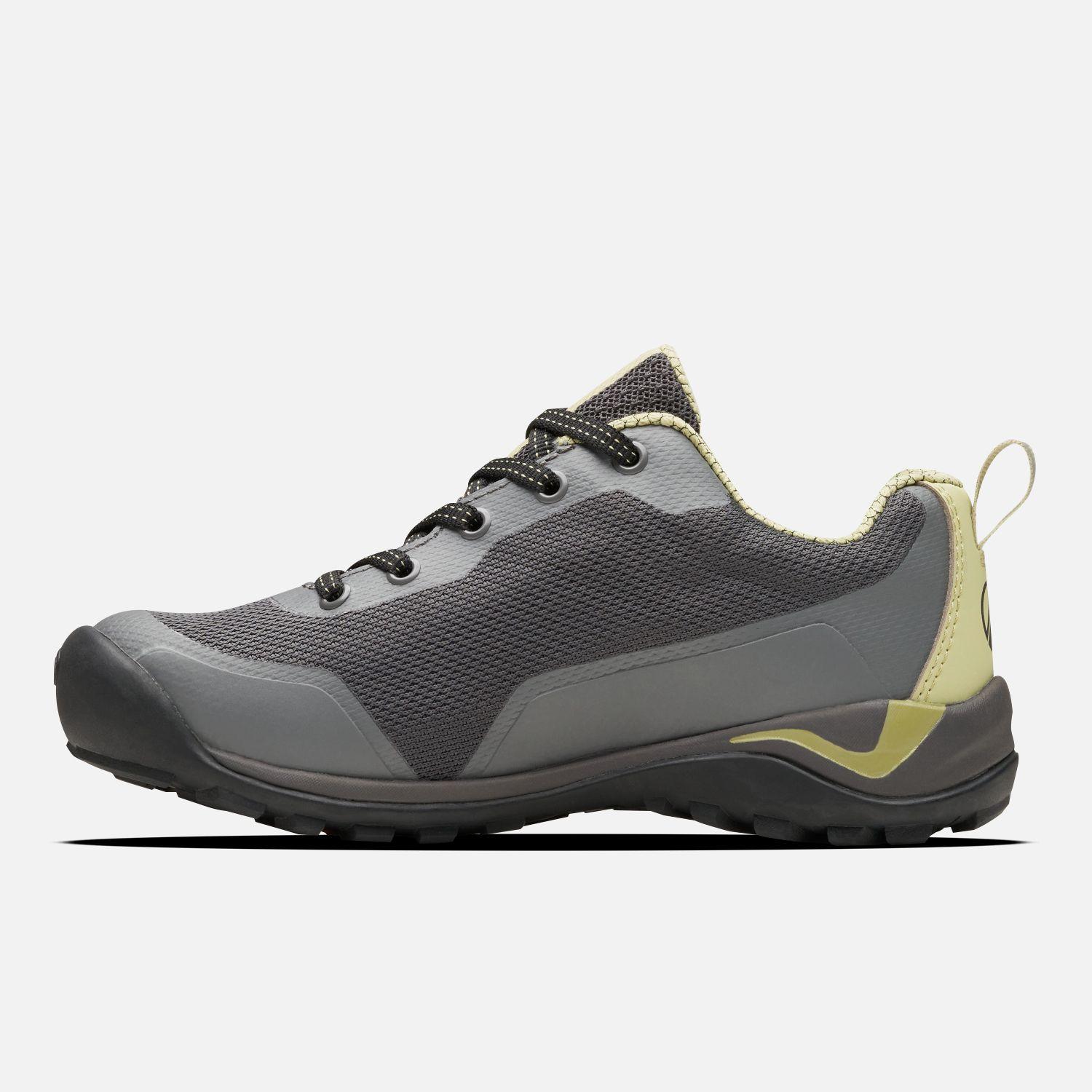 Zapatilla Niña  Intense Hike Kids Low Grafito Verde Manzana Lippi-1