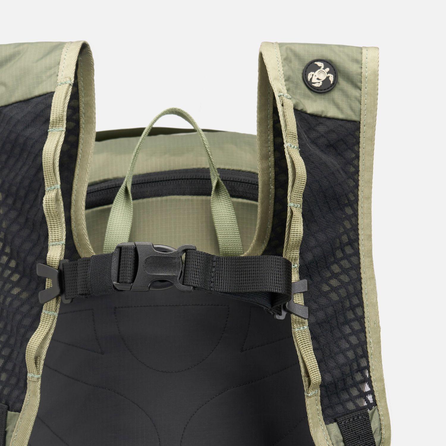 Mochila Peso Pluma 25L Verde Militar  Haka Honu-5